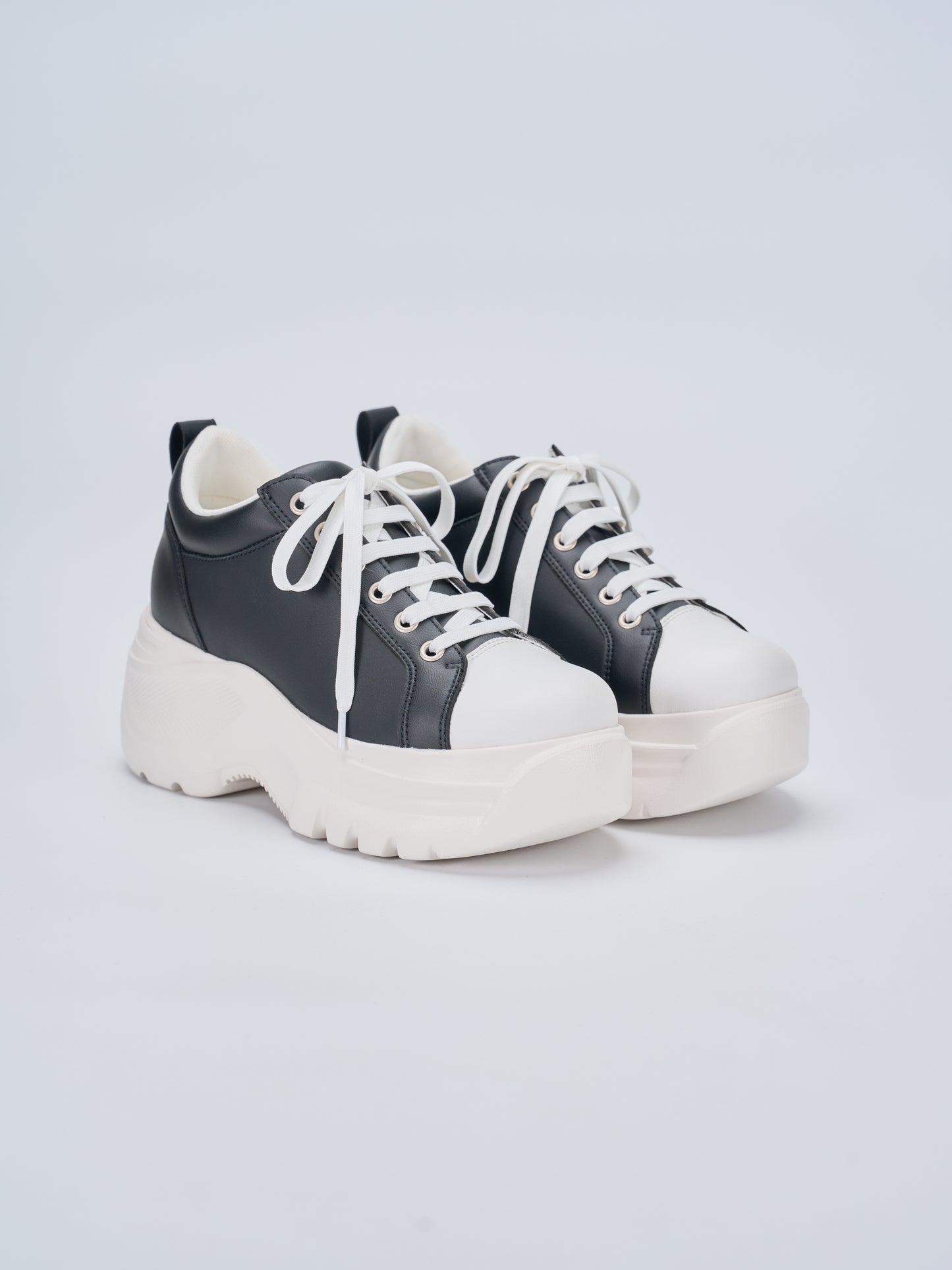 platform sneaker