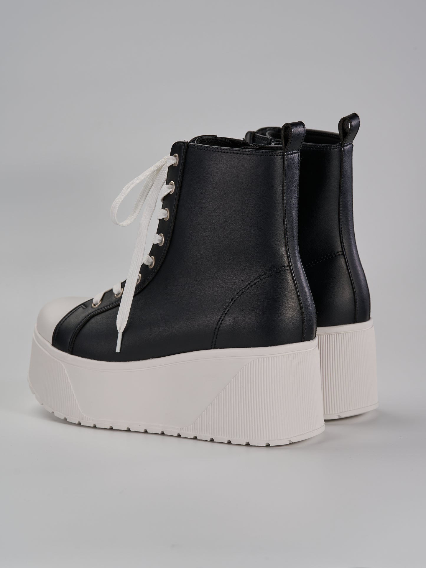 【予約】platform highcut sneaker 11月中旬以降お届け
