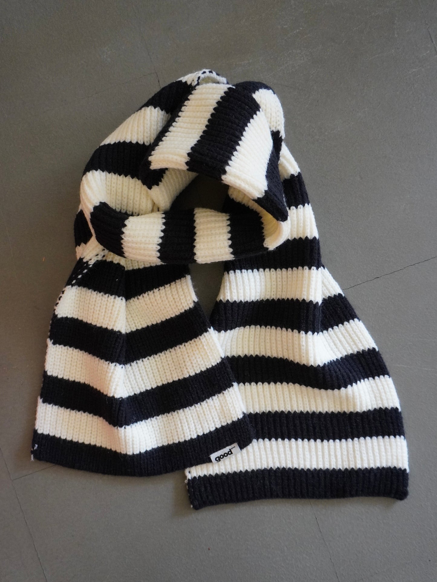 ボーダーニットマフラー DPB85372