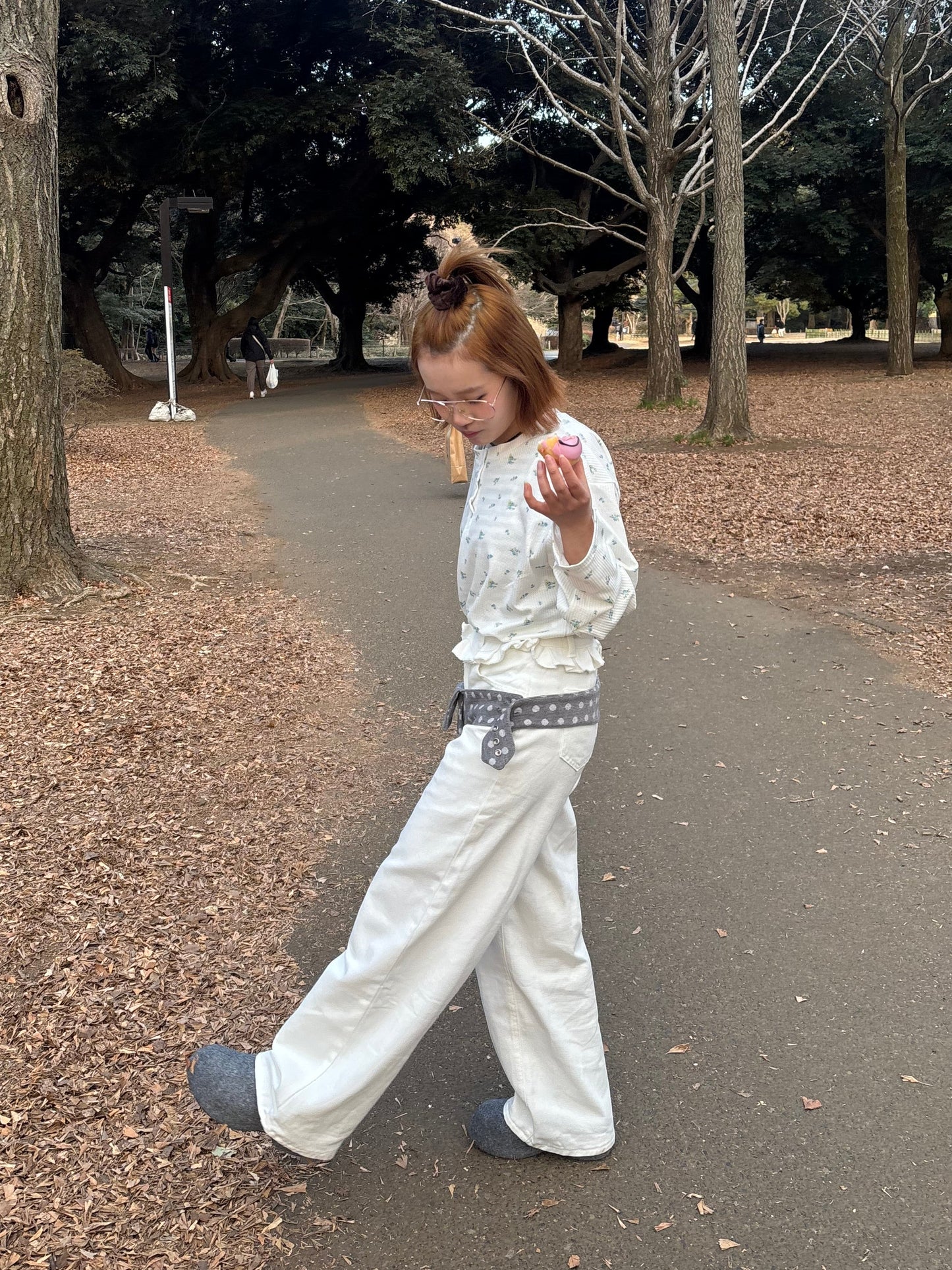 フリル付きホワイトパンツ DPC04011