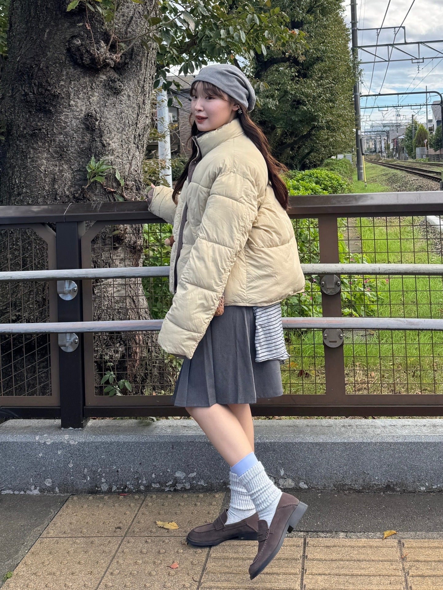 ミディアム丈プリーツスカート DPB78215