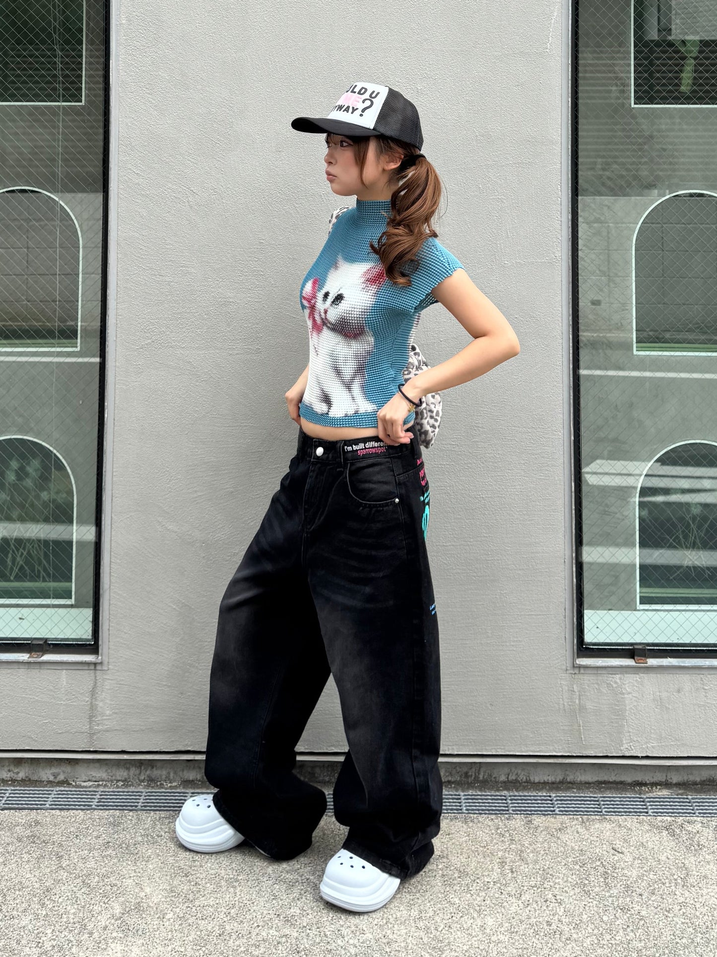 ビビットバックロゴデニムパンツ DPB86241