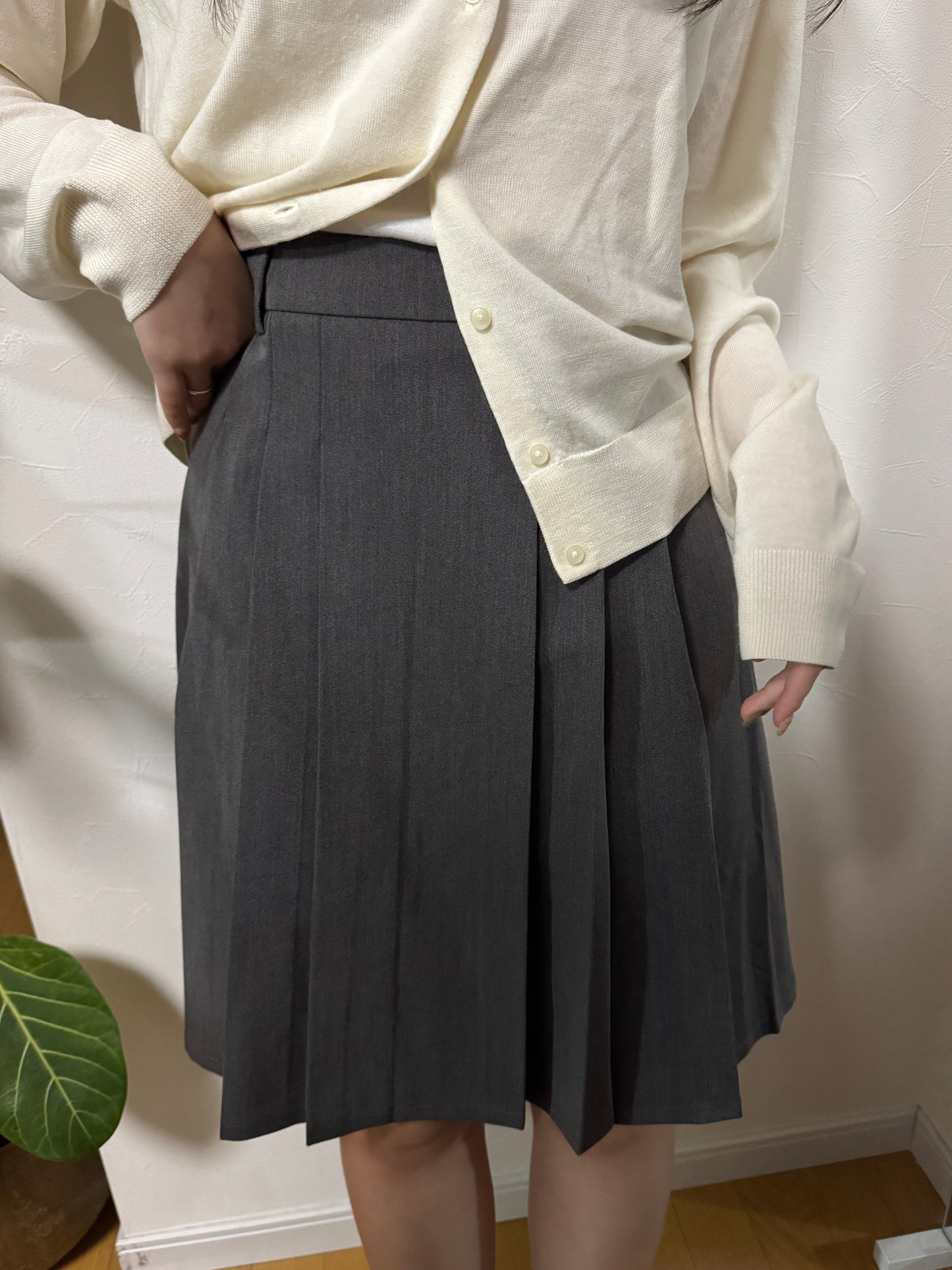 ミディアム丈プリーツスカート DPB78215