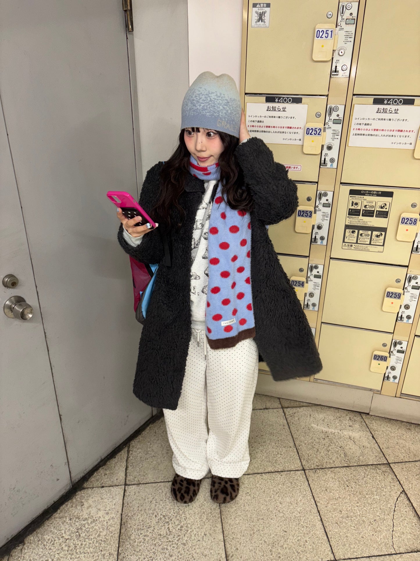 リバーシブルミディアムドットマフラー DPB89108