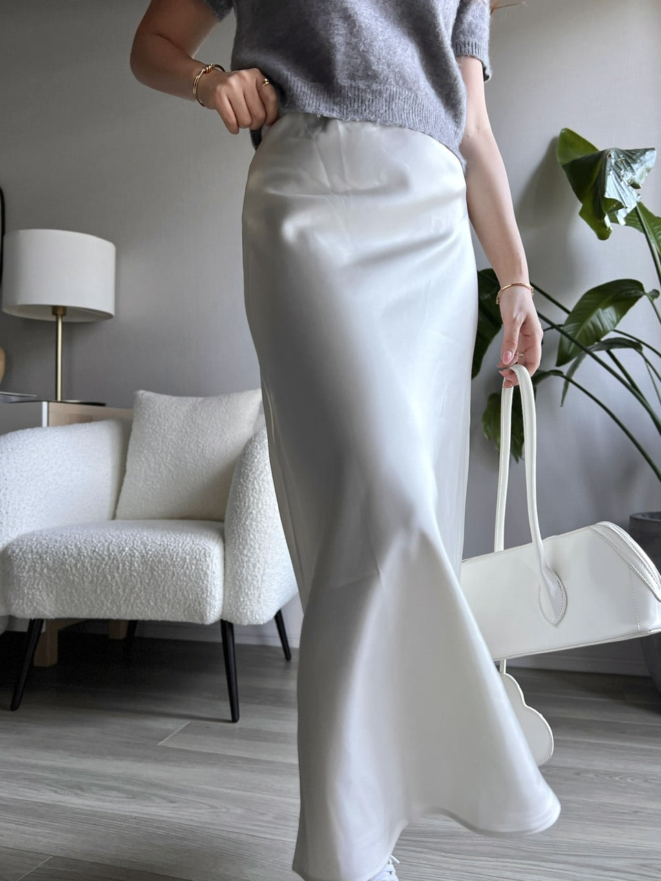 サテンライクロングスカート DPB56369