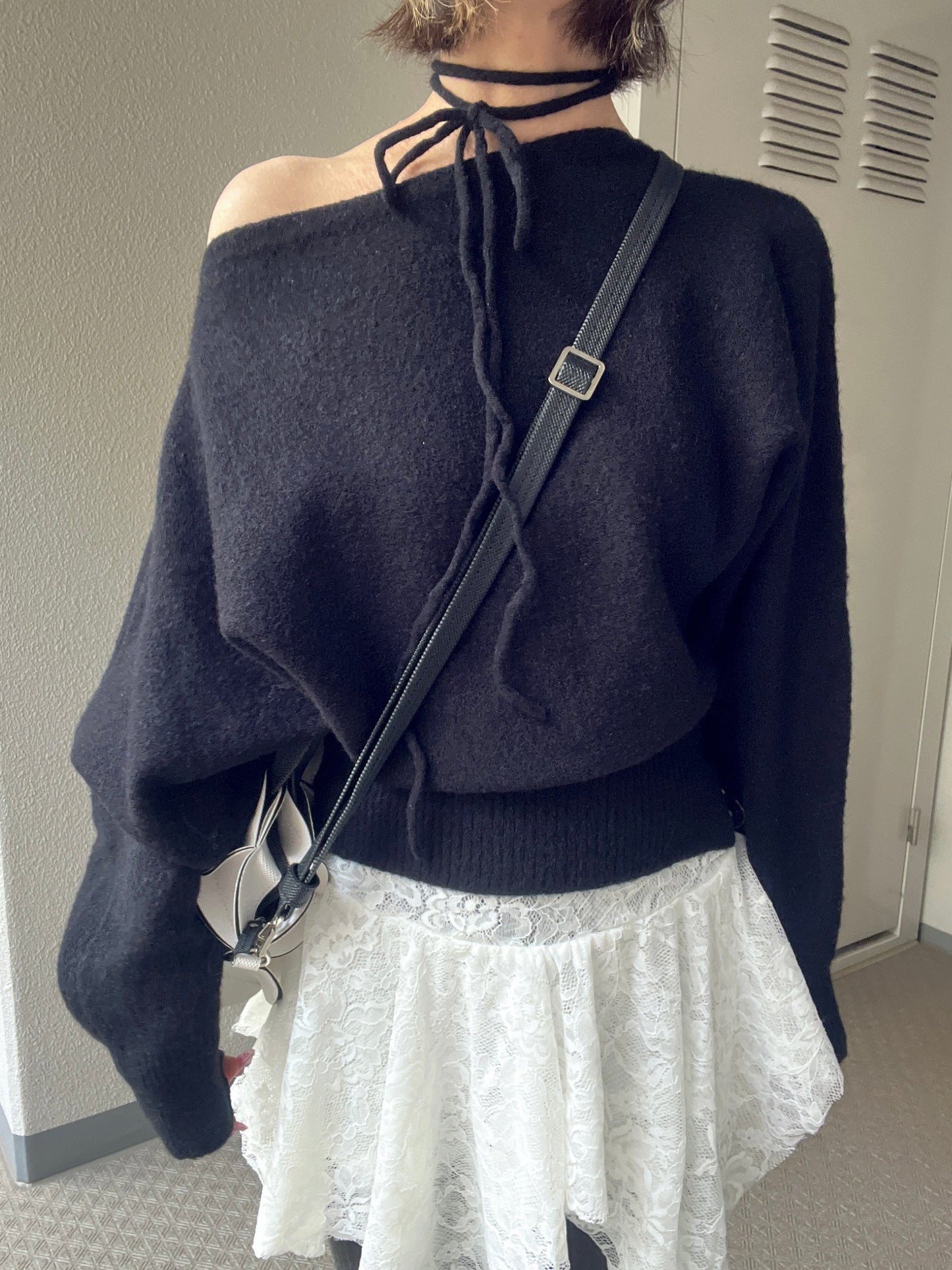 チョーカー付きワンショルニット DPB79211