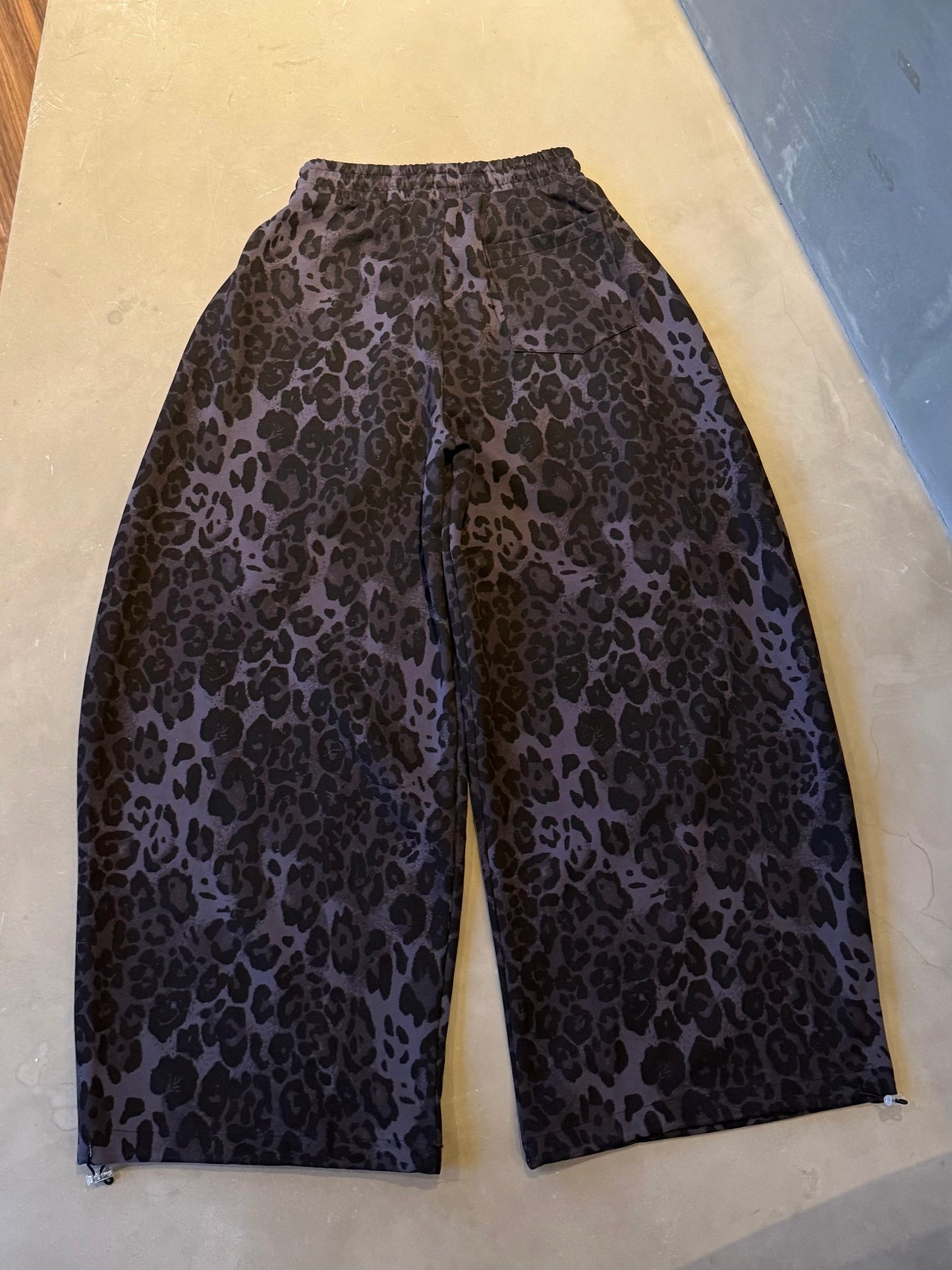 ウォッシュドレオパードスウェットパンツ DPB86171