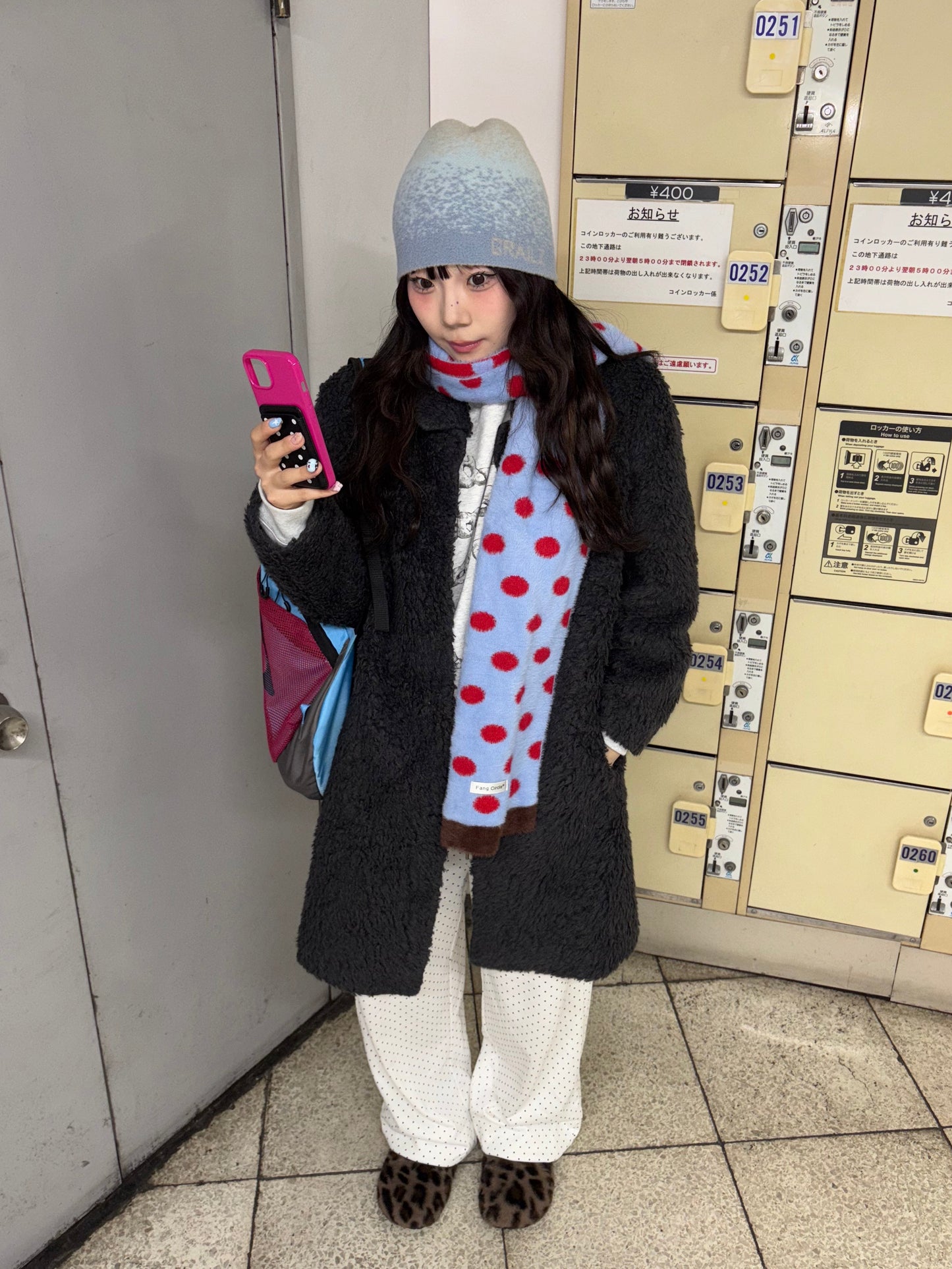 リバーシブルミディアムドットマフラー DPB89108