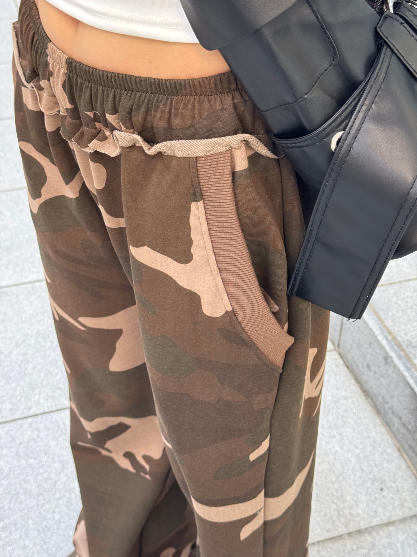 カモフラワイドスウェットパンツ DPB86075