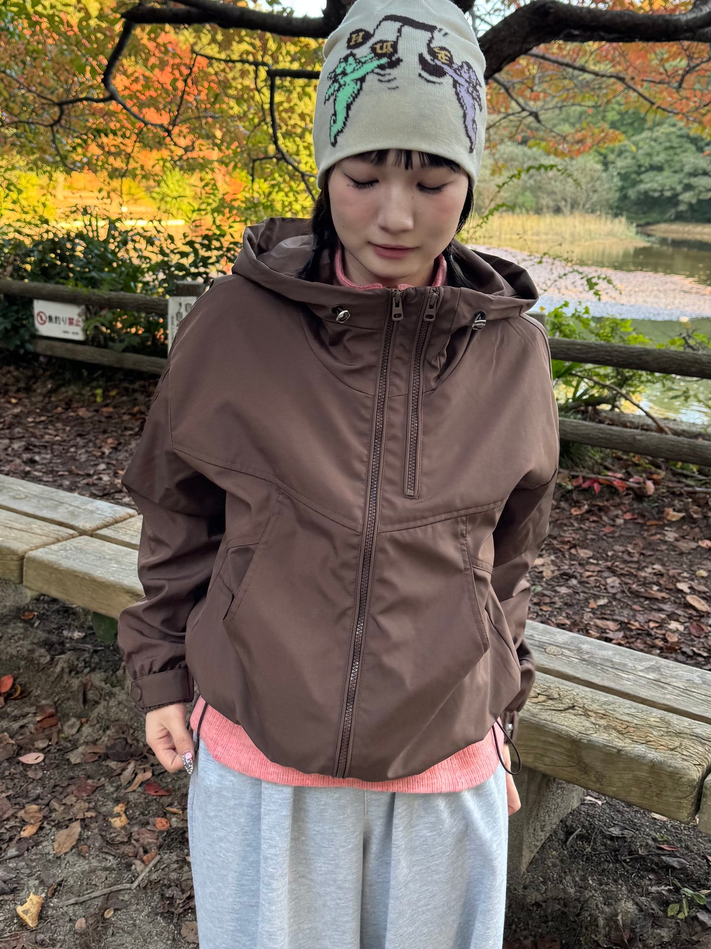 ブラウンナイロンパーカー DPB85371