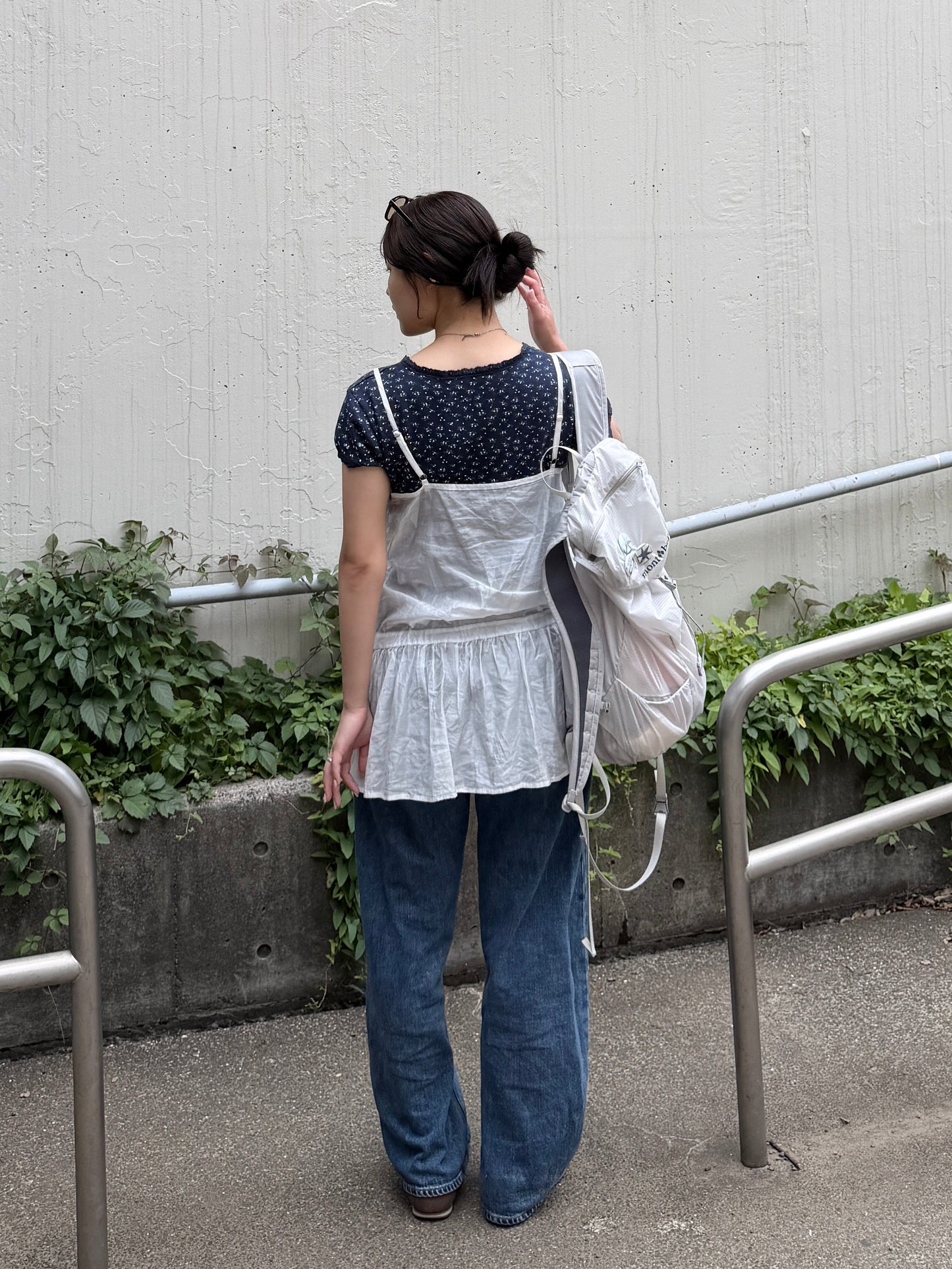 フラワーVネックレースTシャツ DPB78274