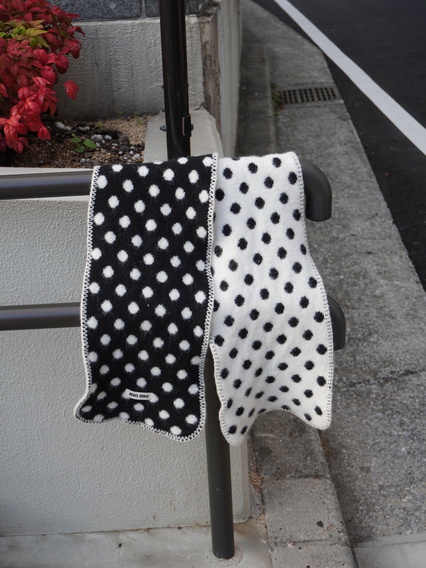 ドットバイカラーマフラー DPB85384