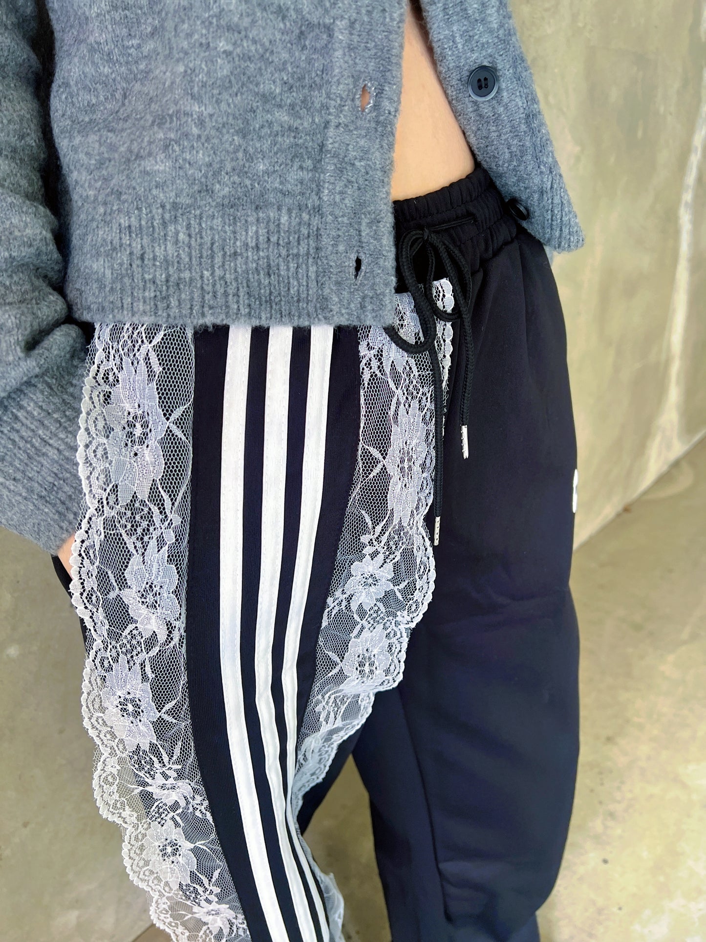 アシメレースラインナイロンワイドパンツ DPB79229