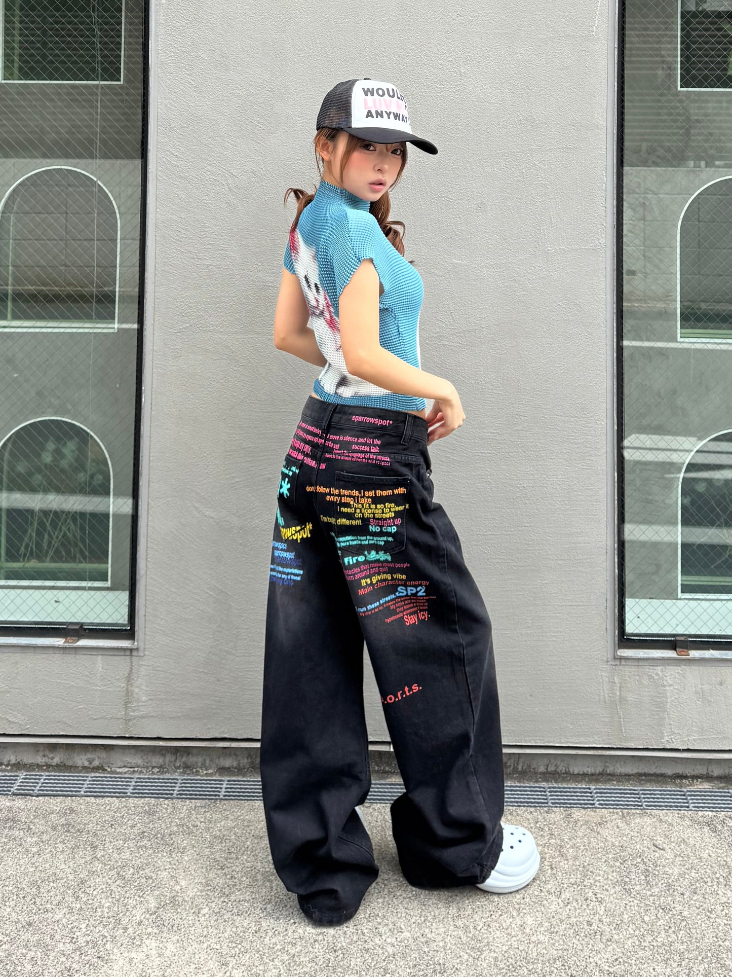 ビビットバックロゴデニムパンツ DPB86241