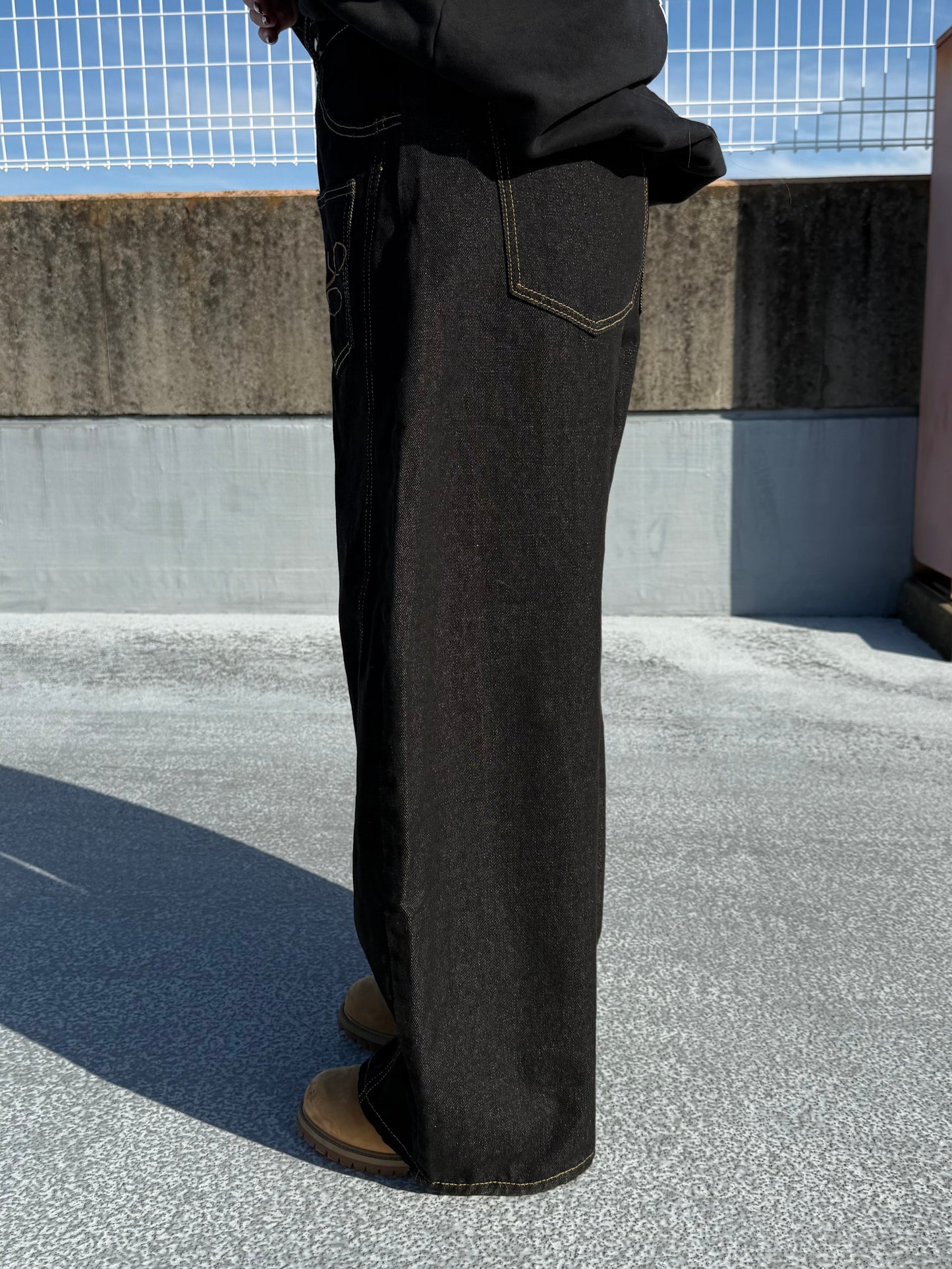 ポイントロゴワイドデニムパンツ DPB73601