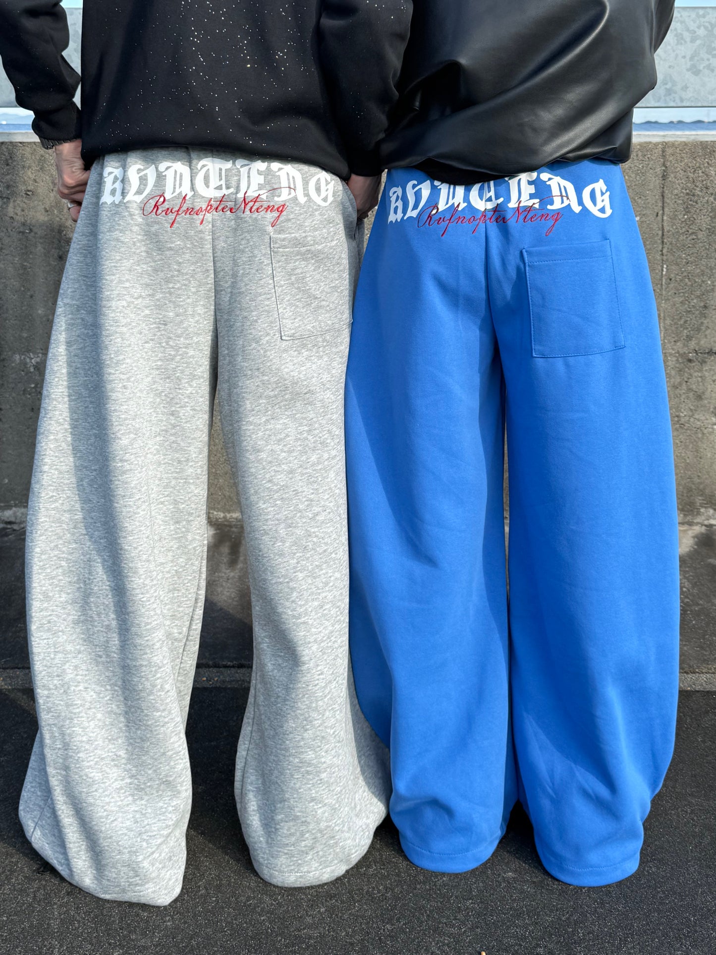 ロゴプリントスウェットパンツ DPB73532