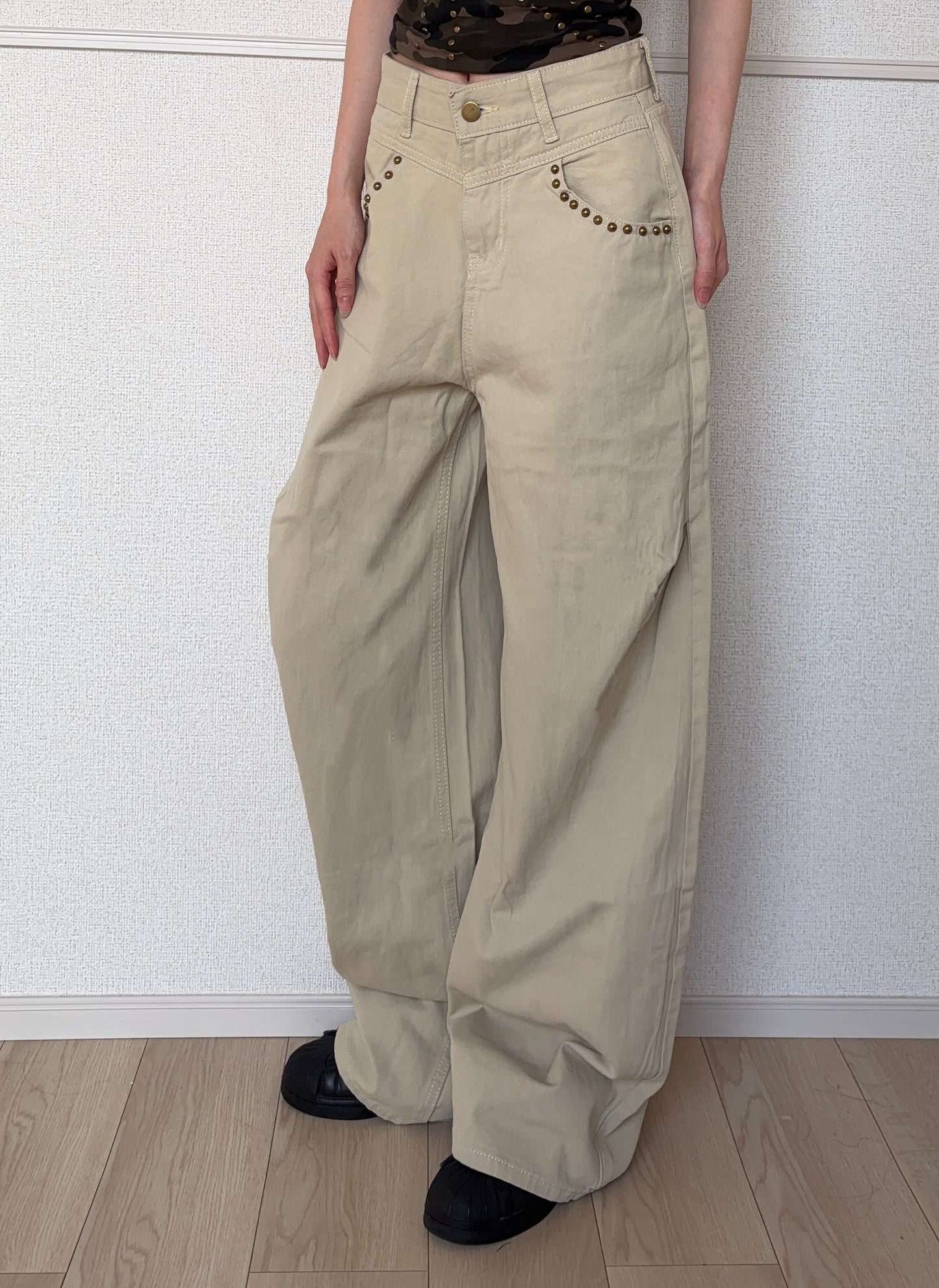 ウエストデザインスタッズパンツ DPB88323