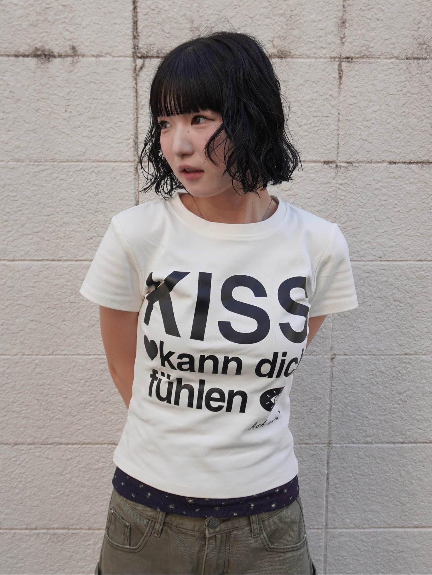 モノクロKISSTシャツ DPB85599