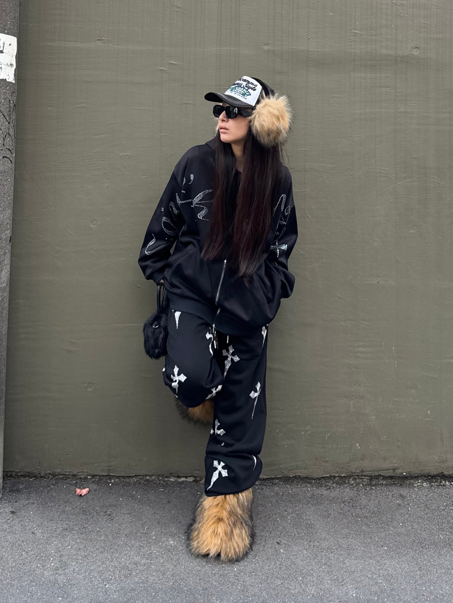 ビッグラメロゴパーカー DPB86156