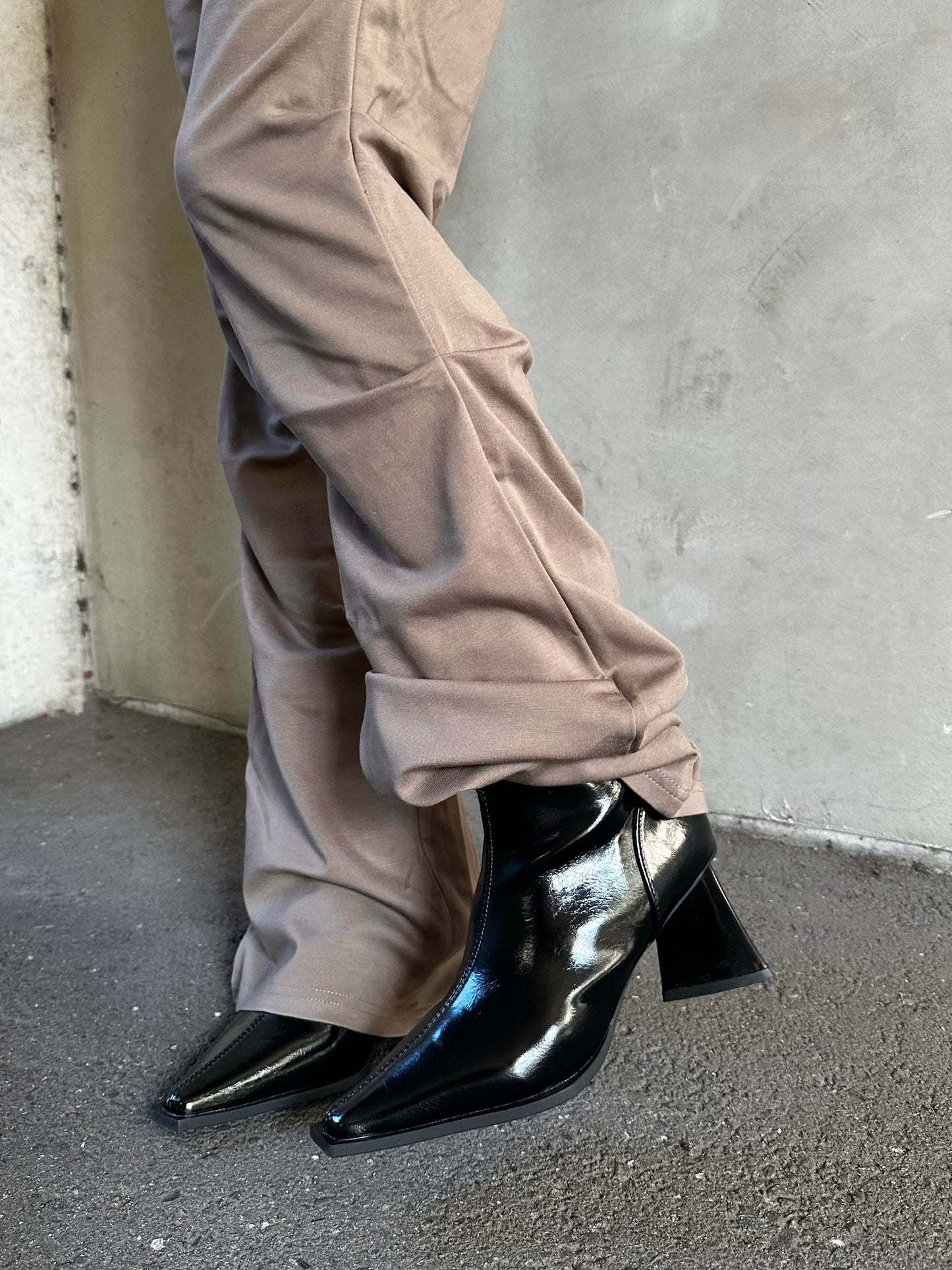 ポインテッドトゥブーツ DPB26671