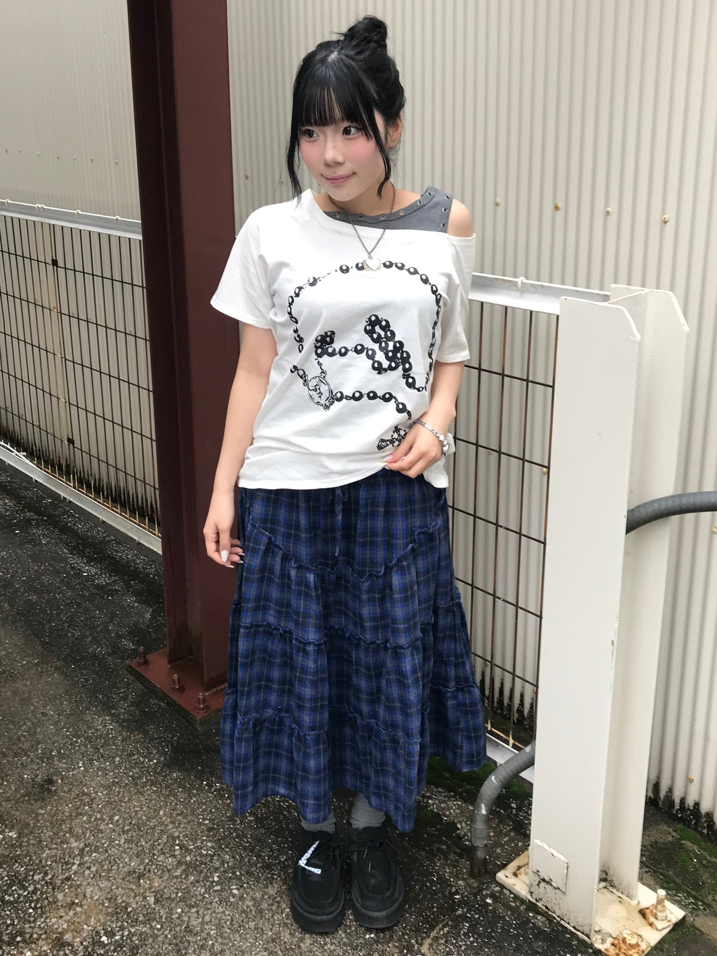 ホワイトオフショルキーデザインTシャツ DPB89247