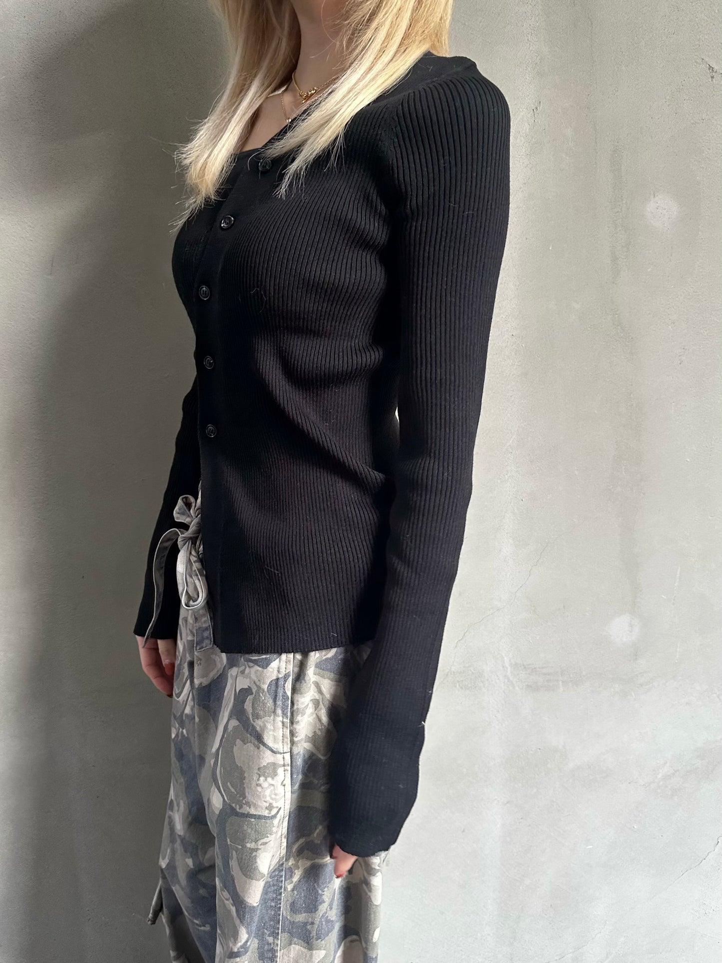 ユニークオフショルトップス DPB26705