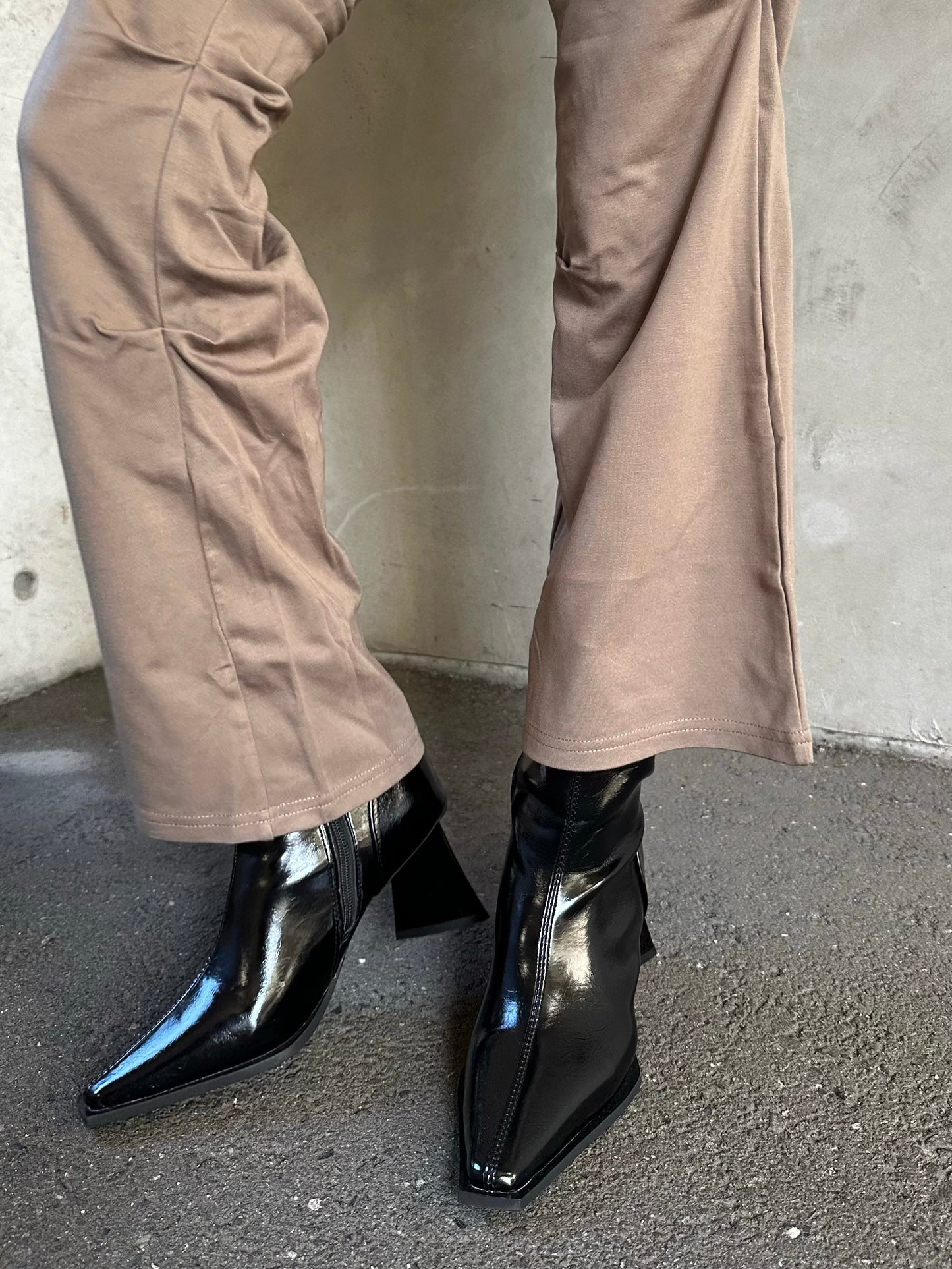 ポインテッドトゥブーツ DPB26671