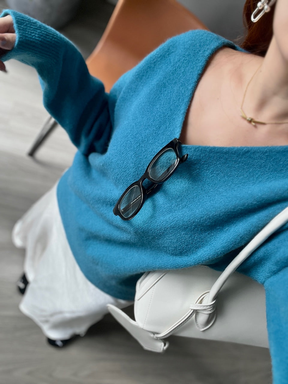 Vネックニットトップス DPB56339