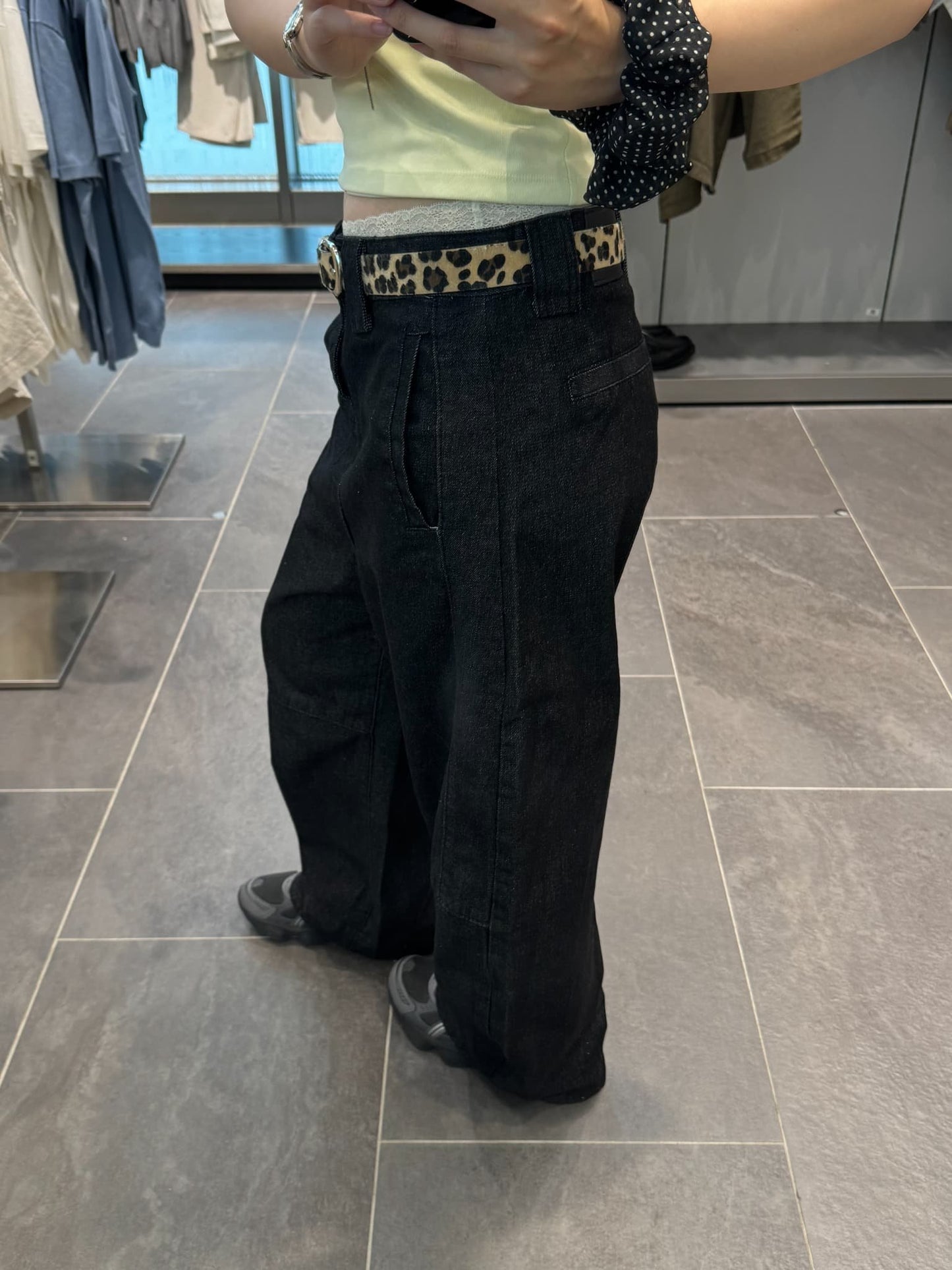 ブラックバギーデニムパンツ DPB93125