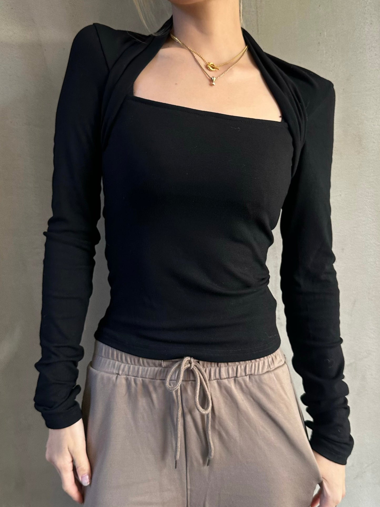 ショルダーデザインフィットトップス DPB26656