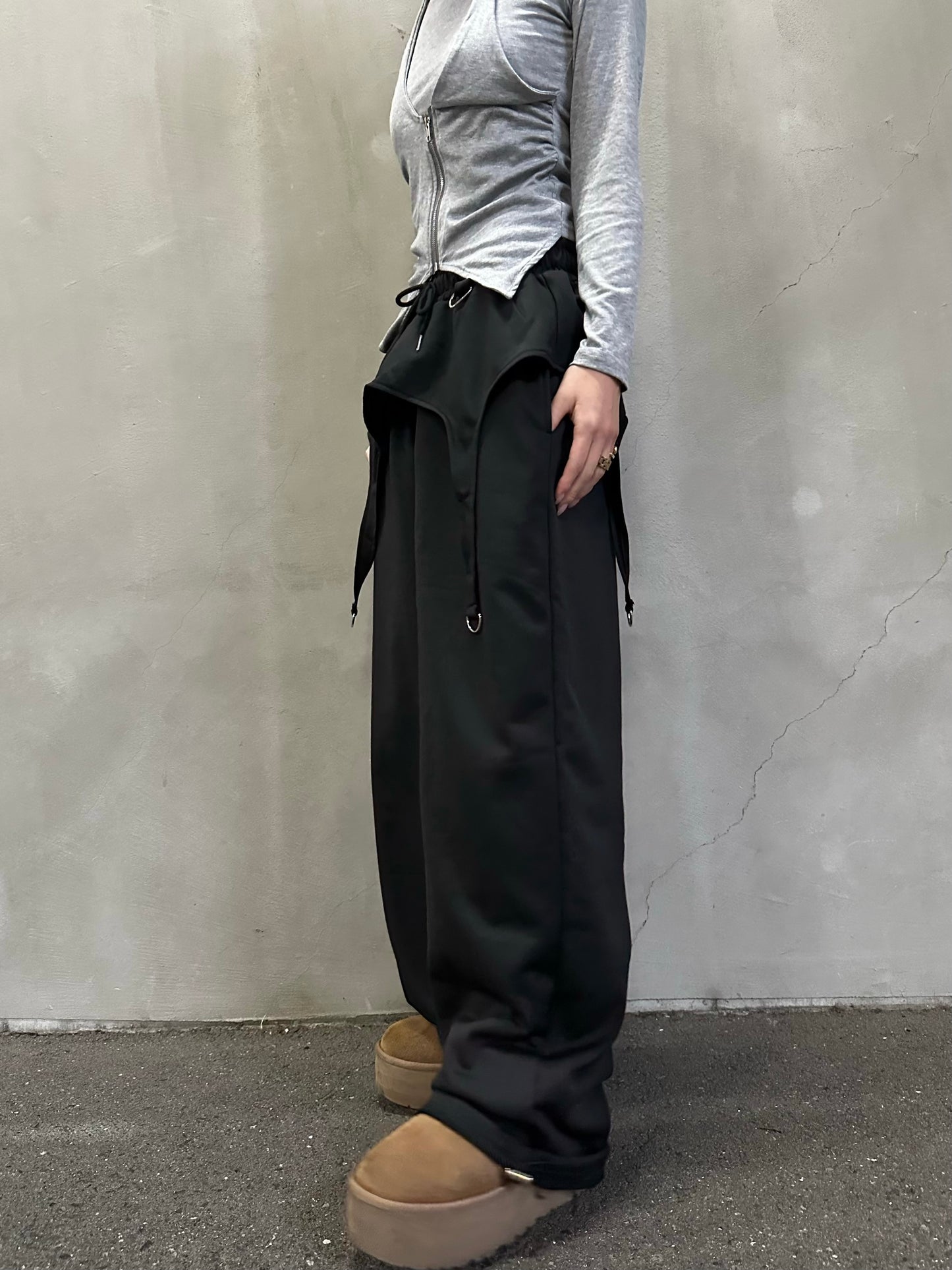 ユニークスウェットパンツ DPB26678