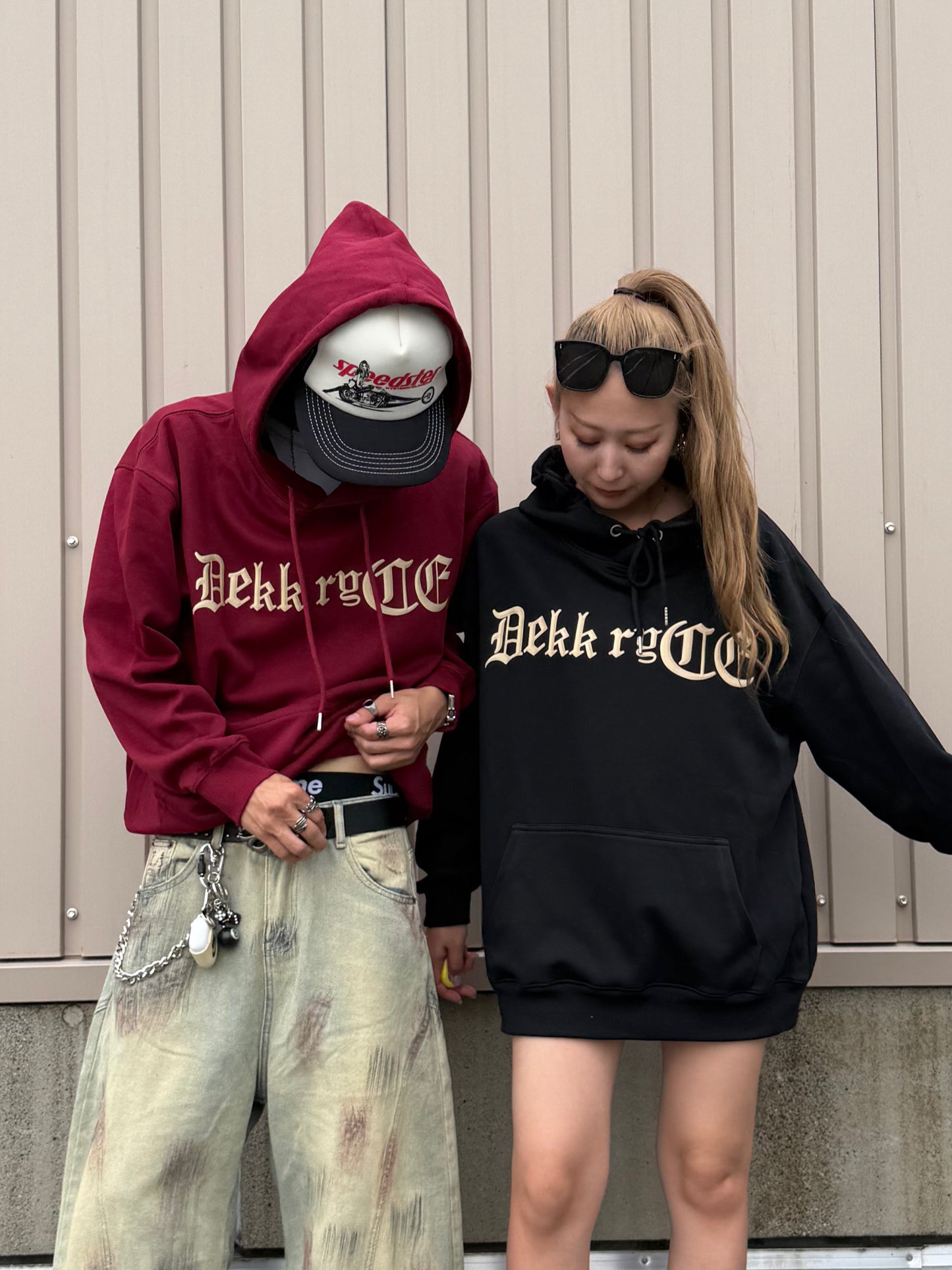 ゴシックレタリングパーカー DPB90038