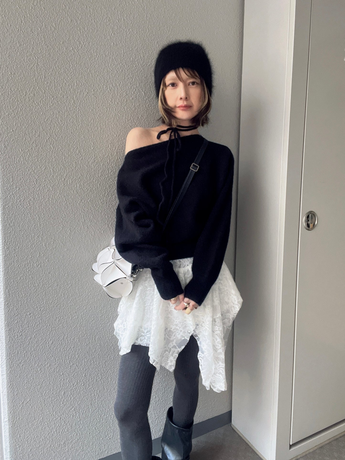 チョーカー付きワンショルニット DPB79211