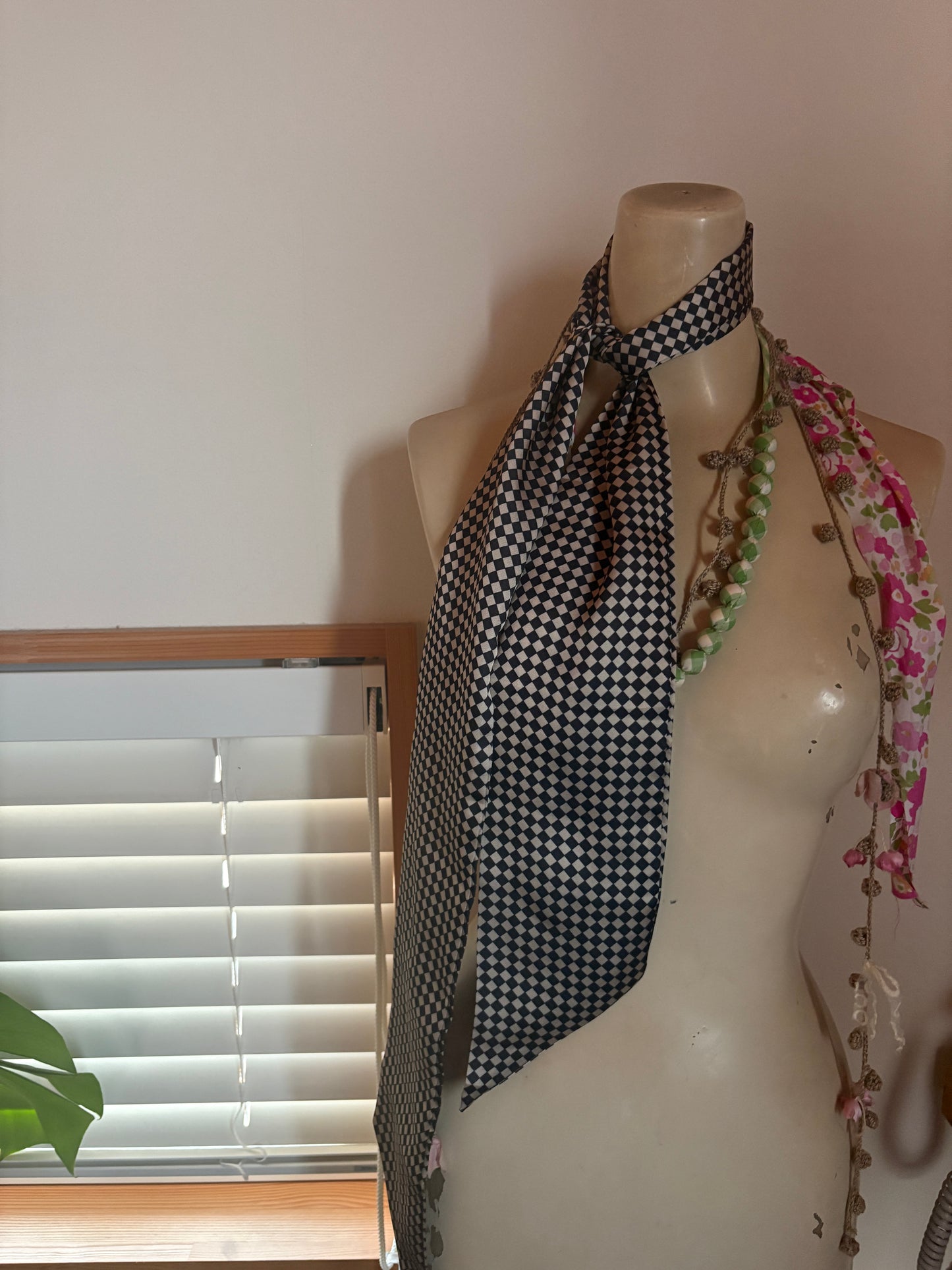 ブロックチェックスカーフ DPA43700