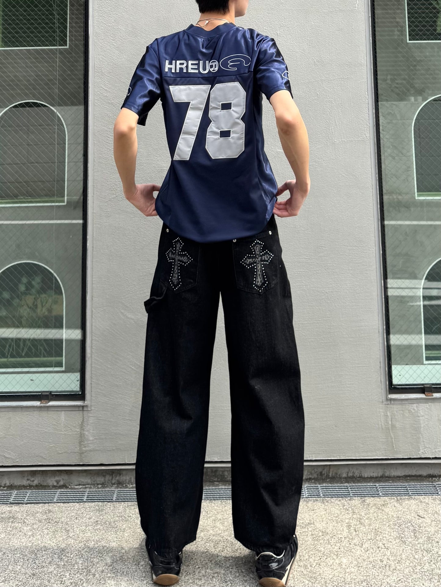 ダーククロスロゴデニムパンツ DPC05034