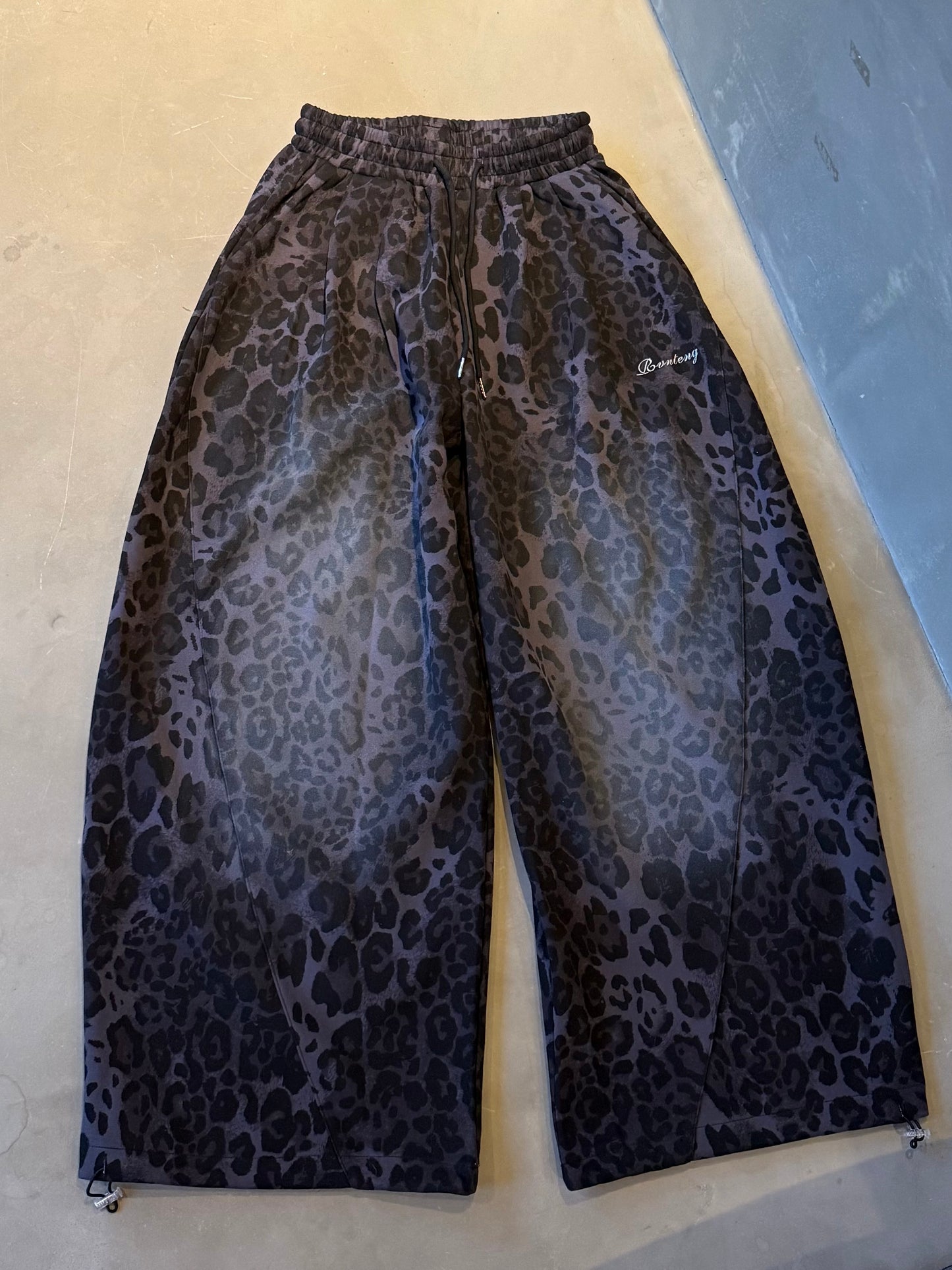 ウォッシュドレオパードスウェットパンツ DPB86171