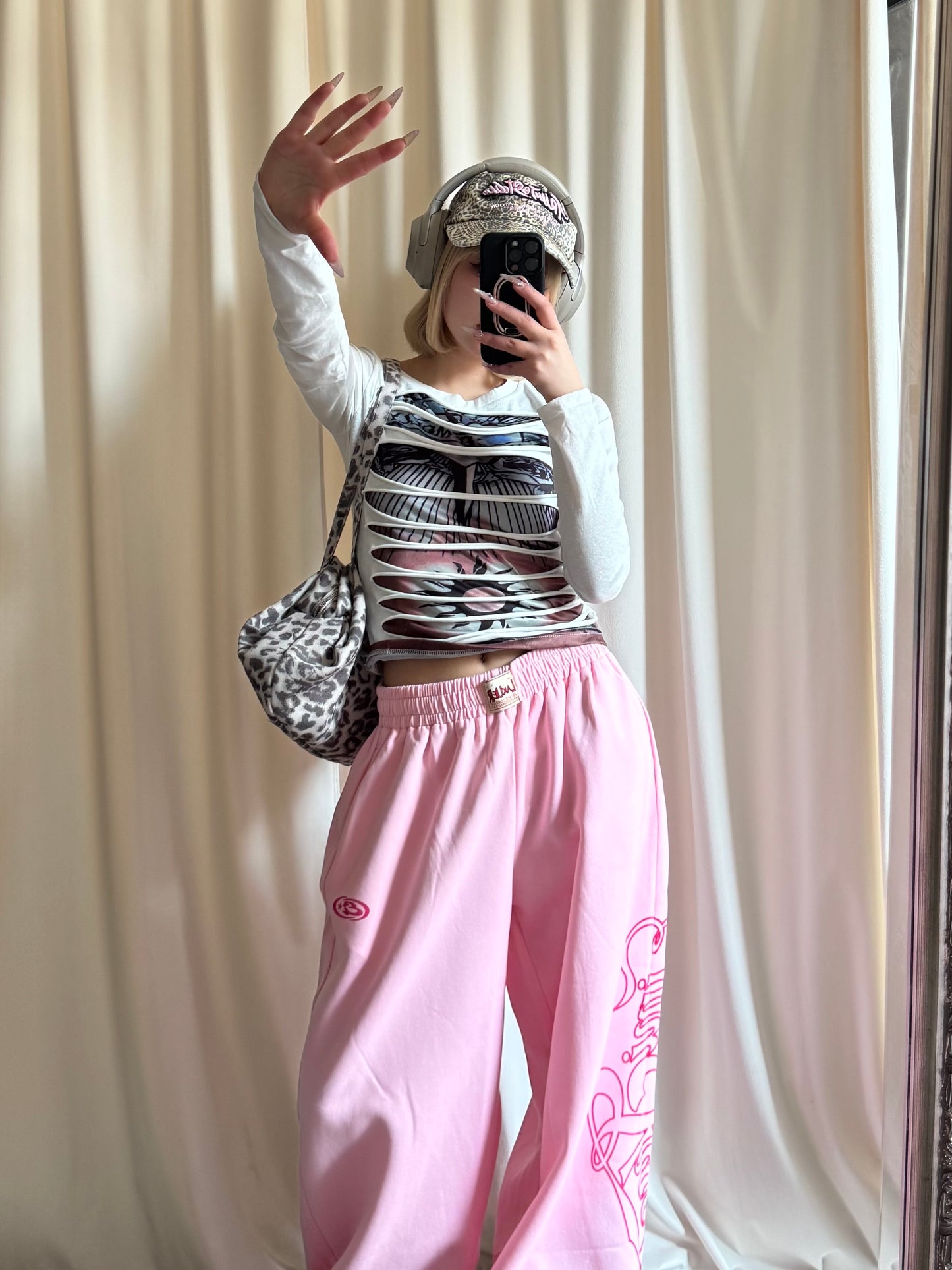 サイドグラフィックワイドスウェットパンツ DPB86206