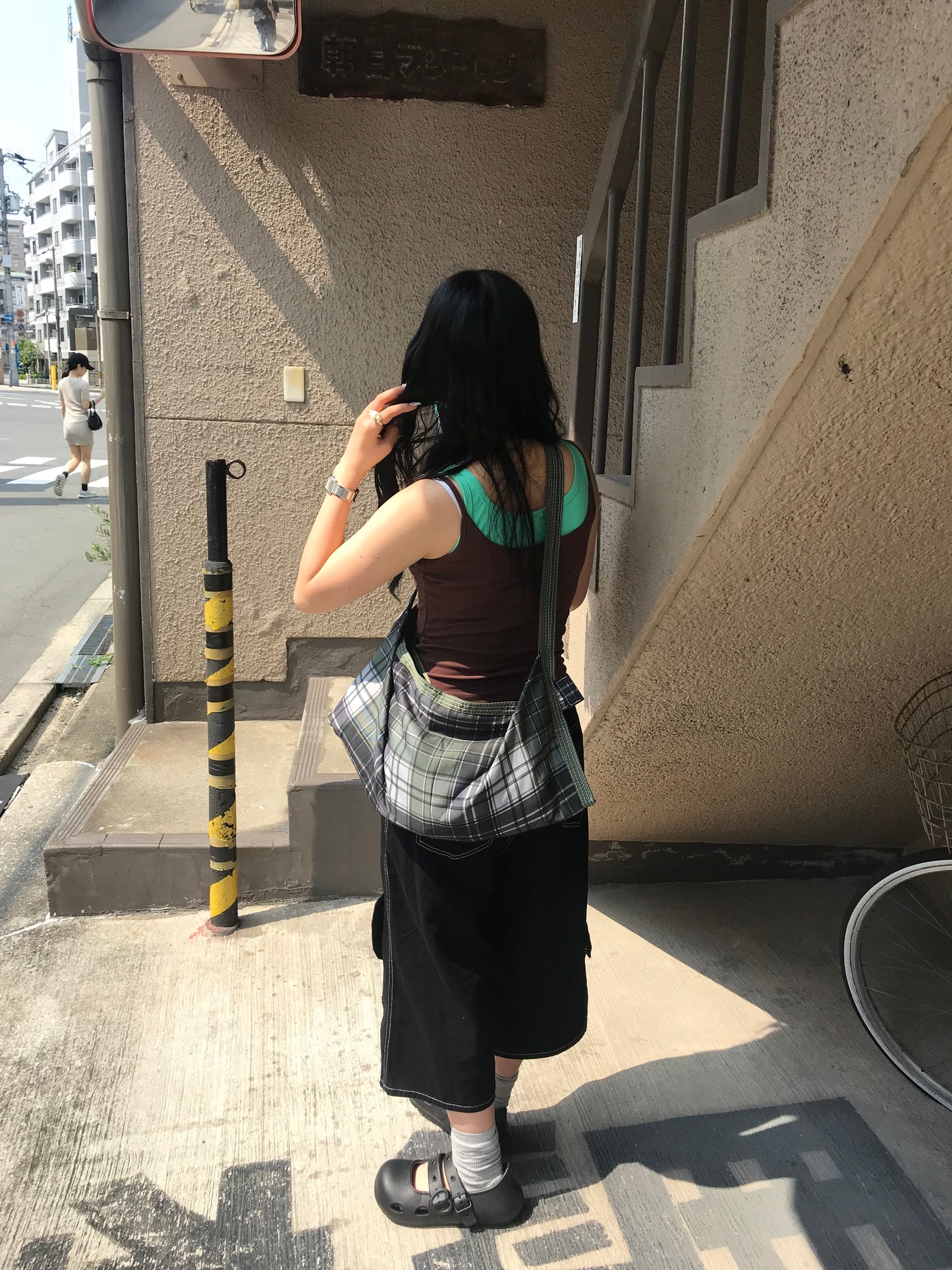カーキチェックボディーバッグ DPB89263