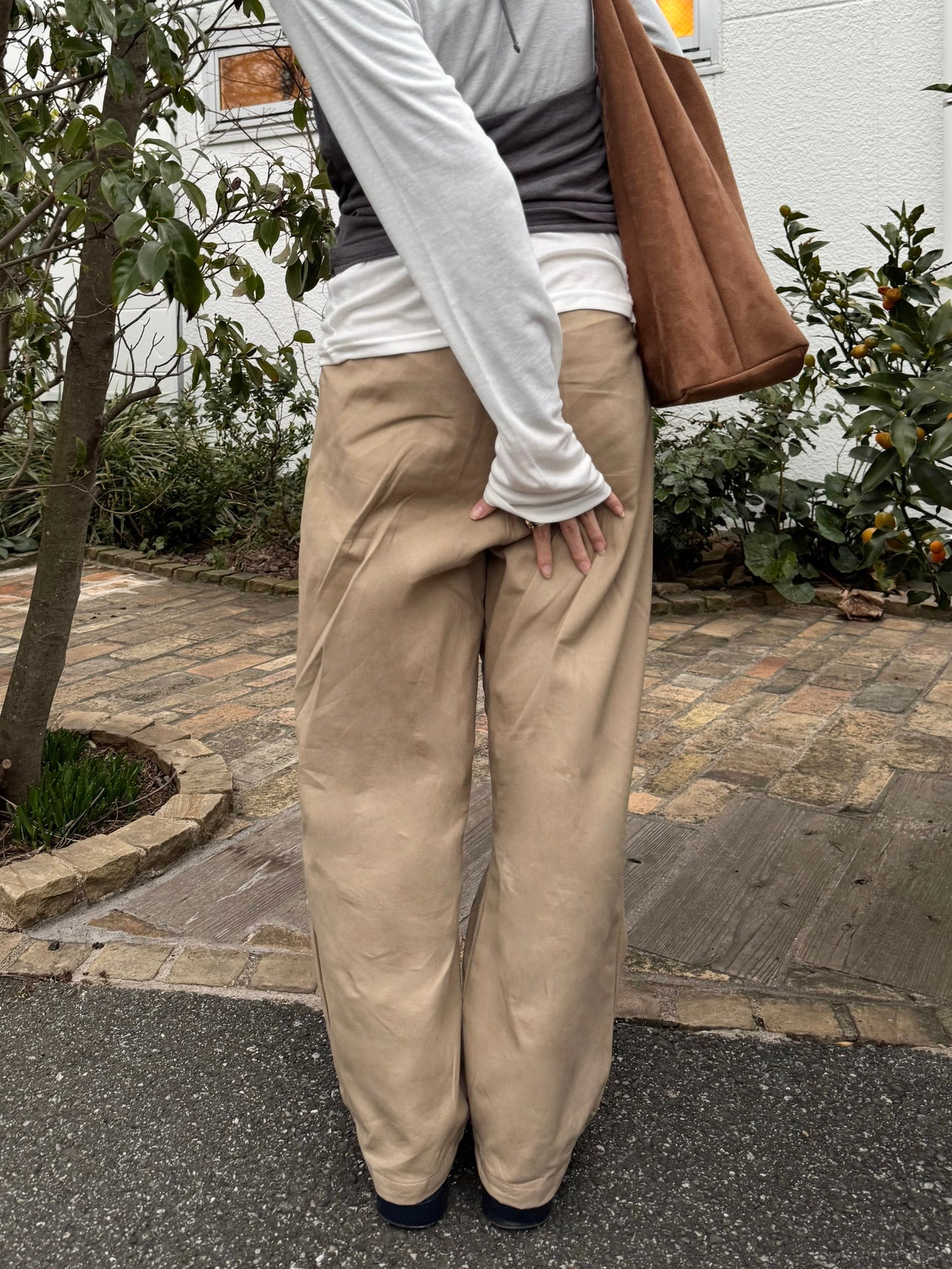 タックワイドベージュパンツ DPC03037