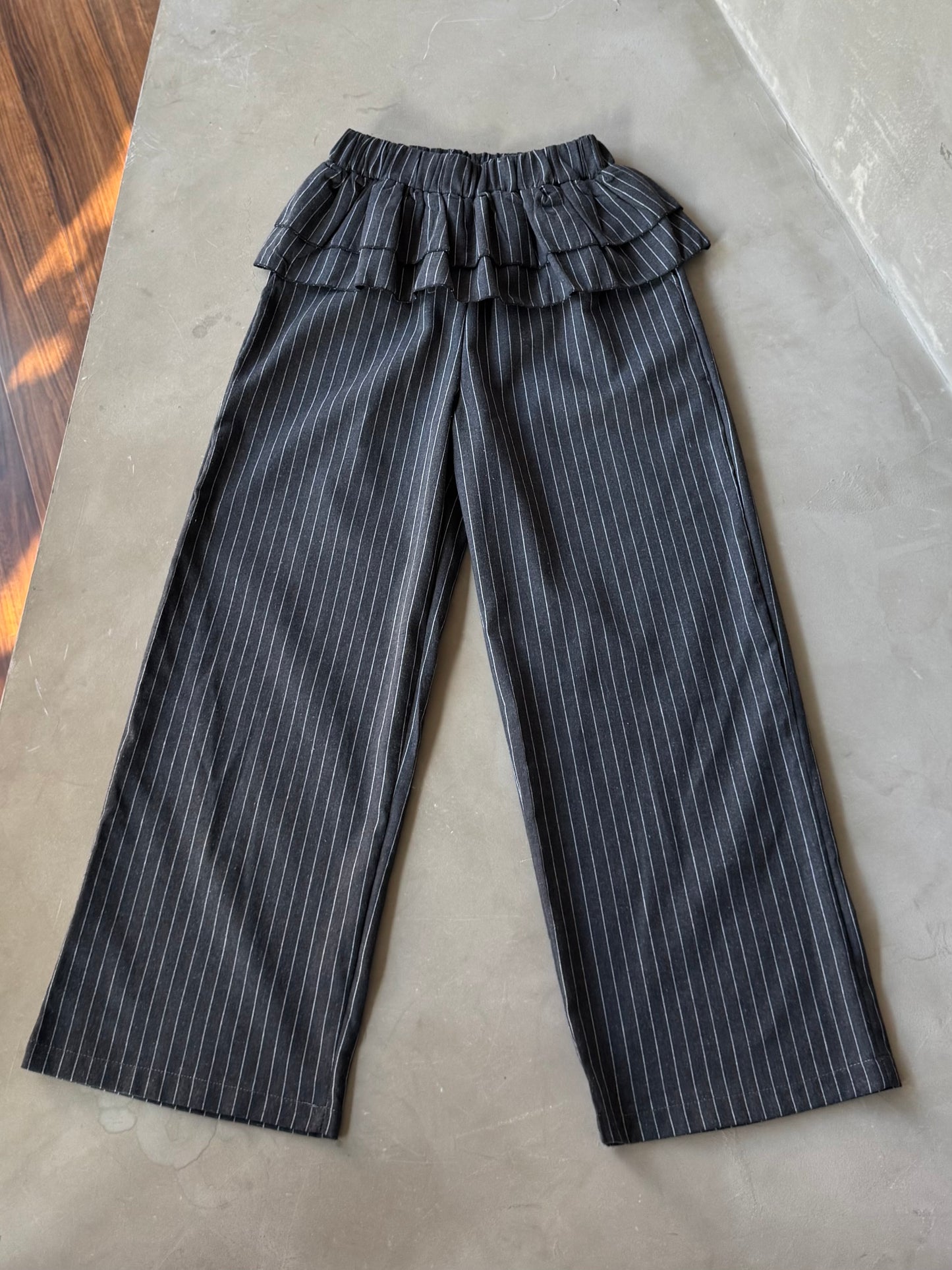 ストライプフリルスカートパンツ DPB91095