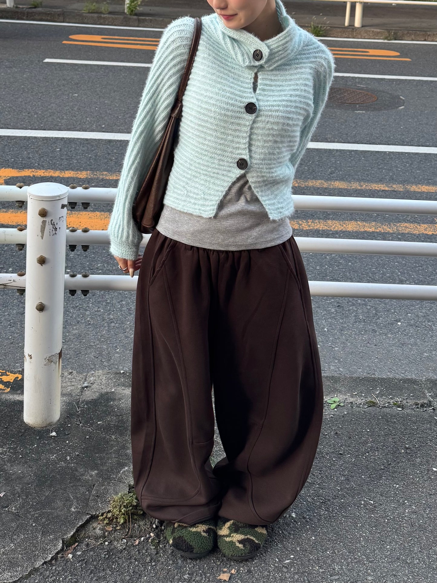 ハイネックフロントボタンニット DPB85398