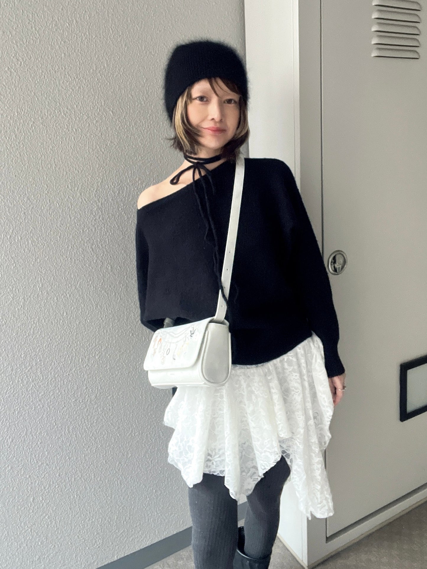 チョーカー付きワンショルニット DPB79211