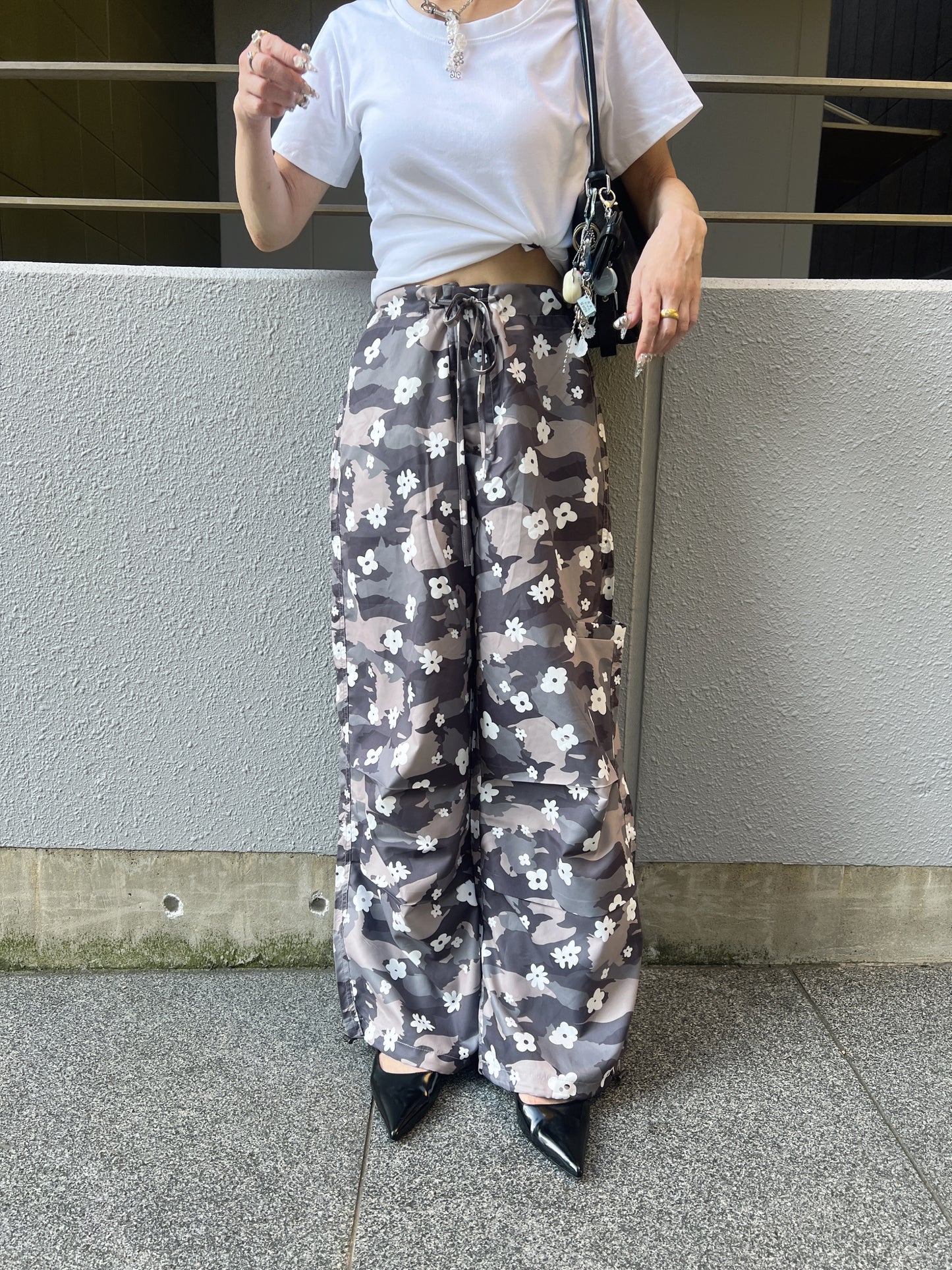 フラワーカモフラワイドパンツ DPB79185