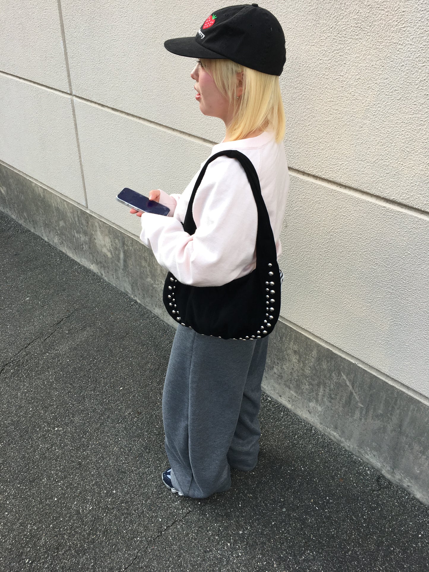 マイルドカラーVネックニット DPB97054