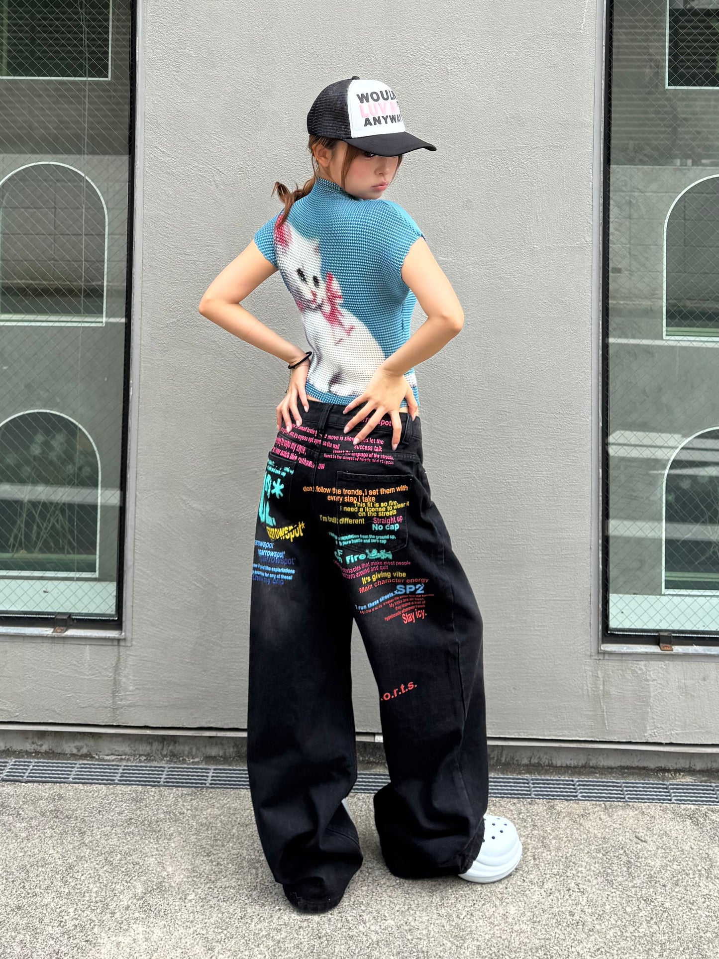 ビビットバックロゴデニムパンツ DPB86241