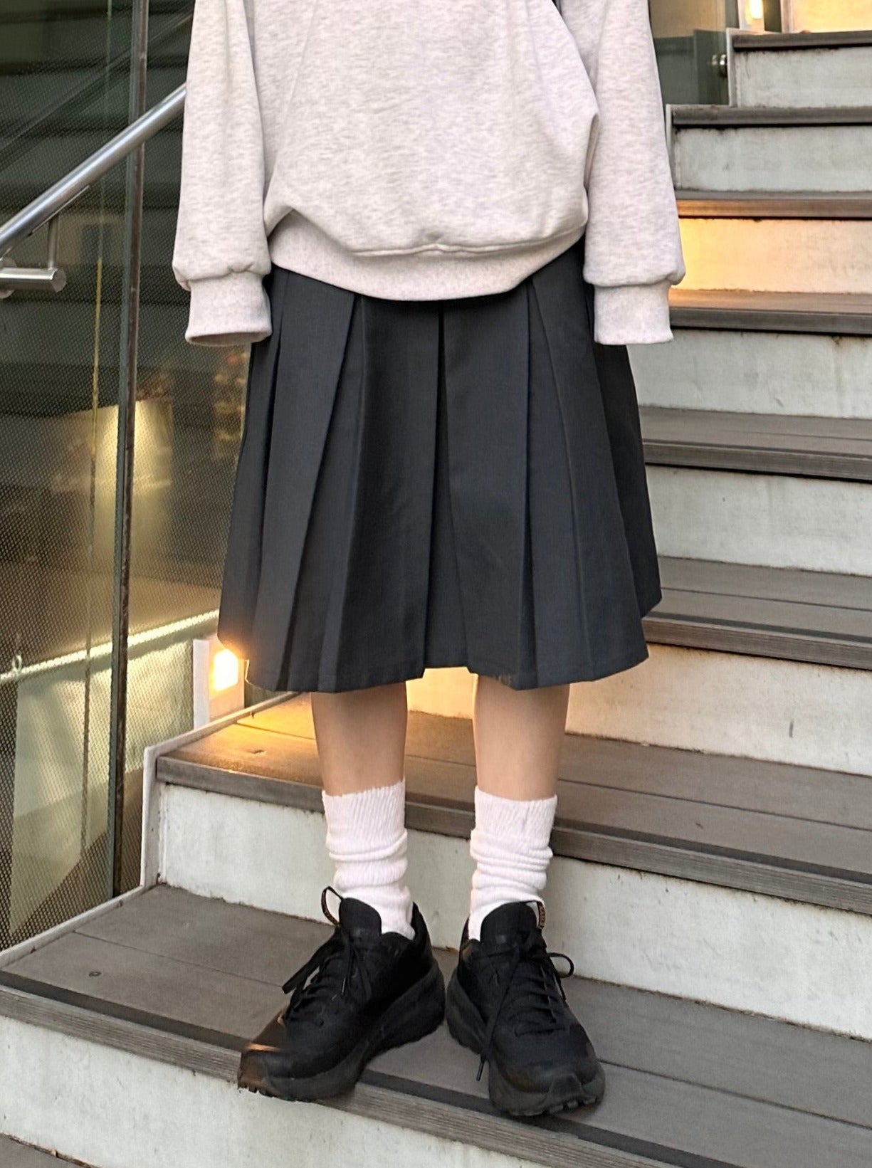 GRAY