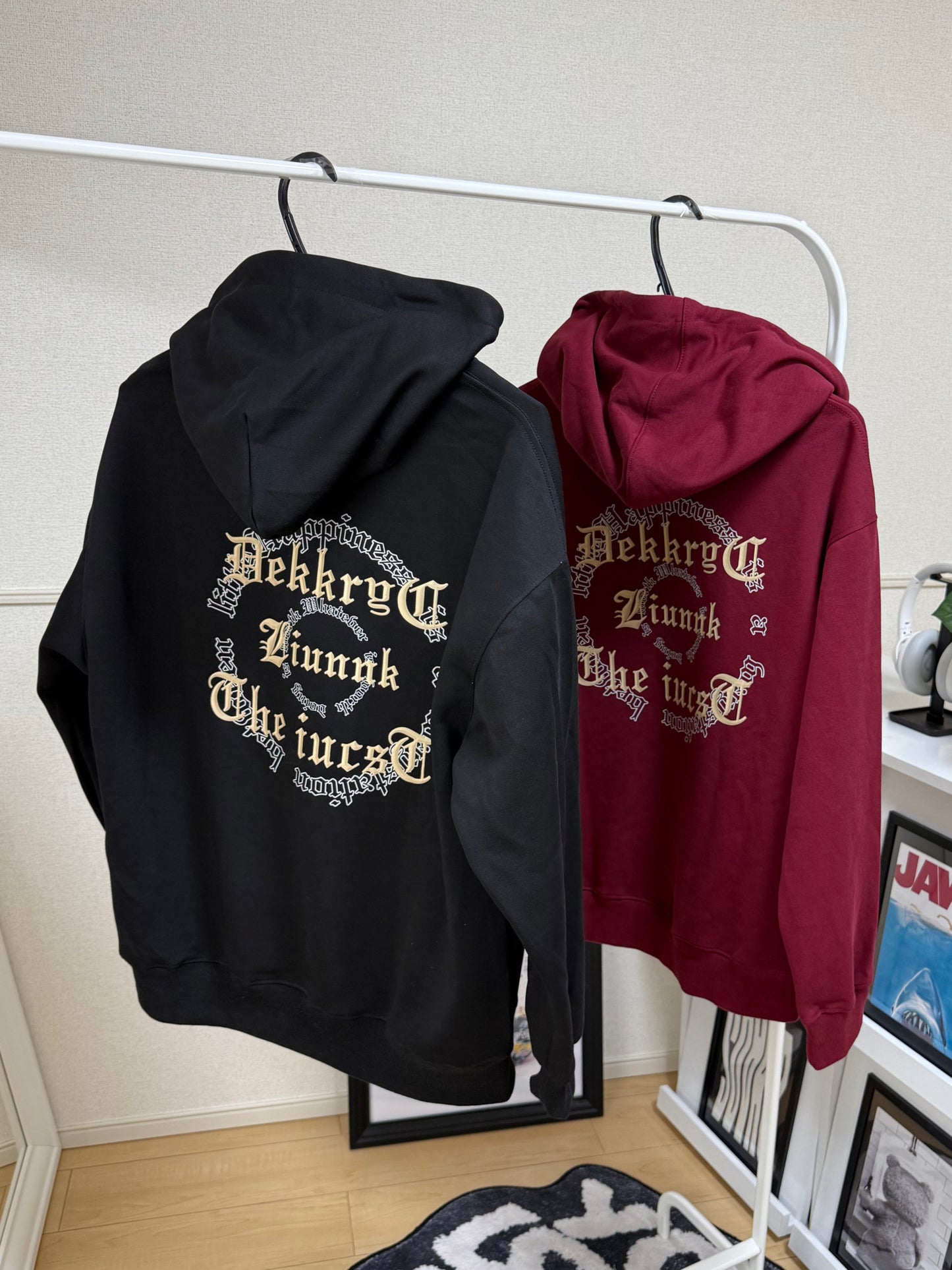 ゴシックレタリングパーカー DPB90038