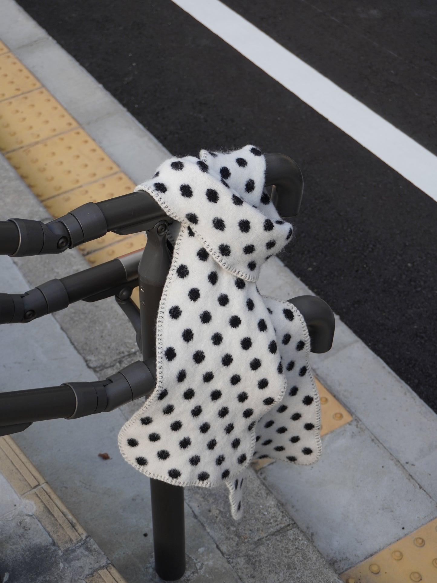 ドットバイカラーマフラー DPB85384