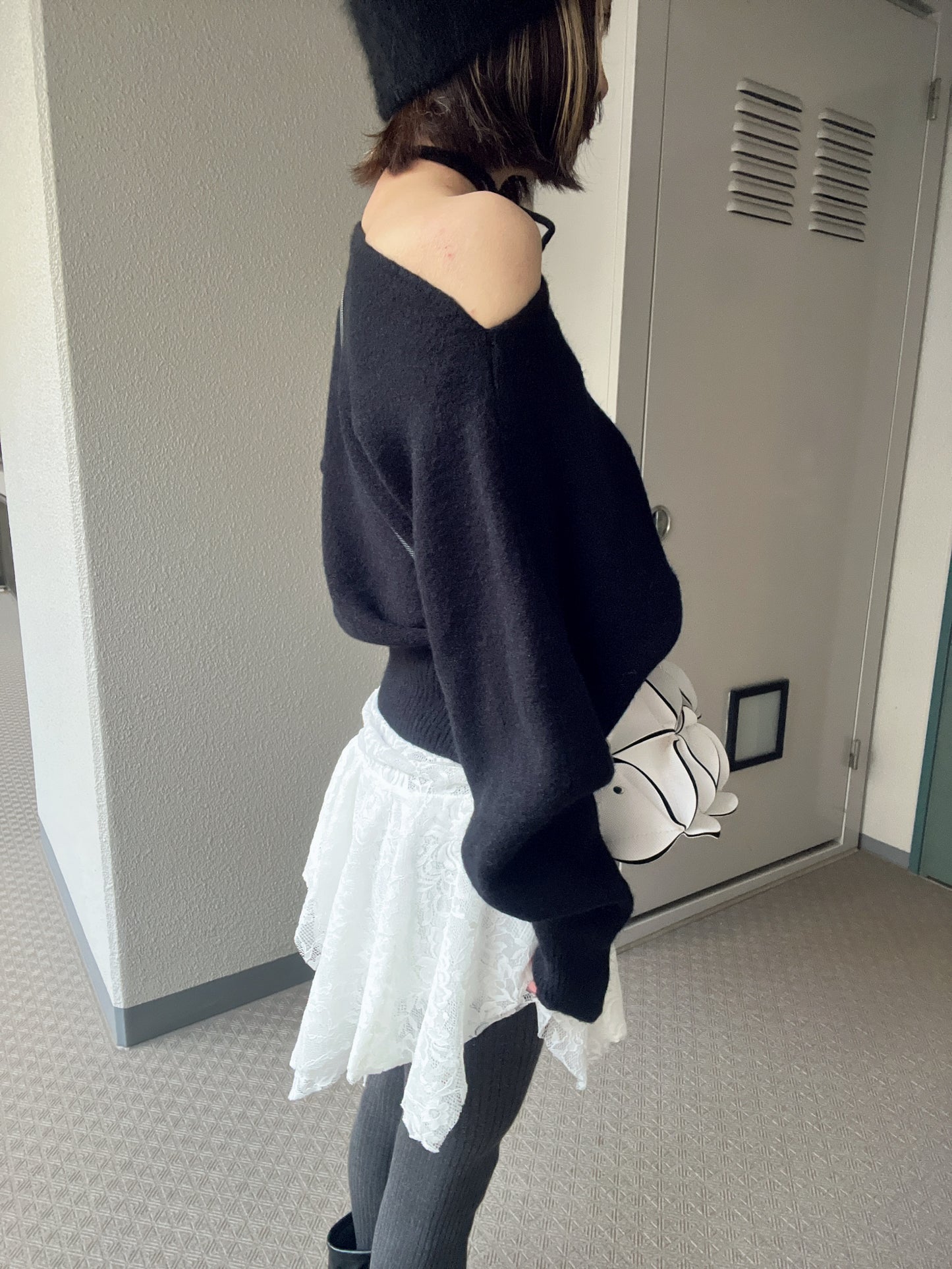 チョーカー付きワンショルニット DPB79211