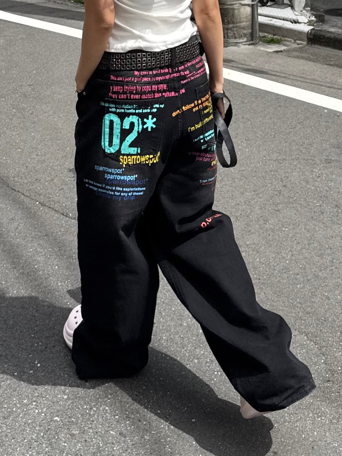 ビビットバックロゴデニムパンツ DPB86241